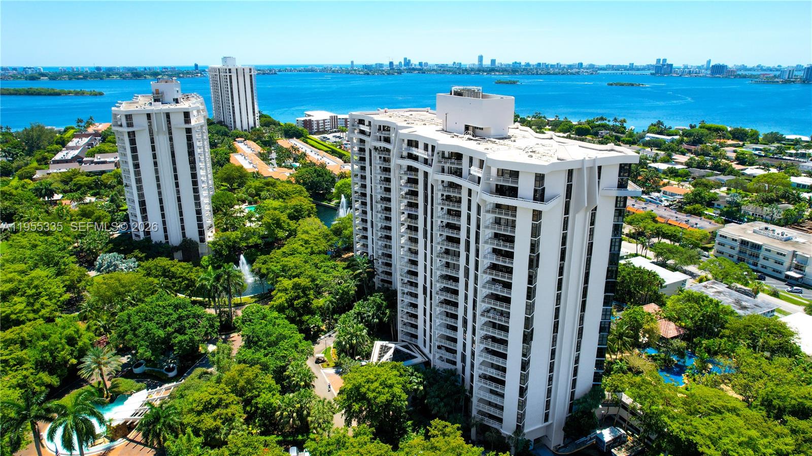 TOWERS OF QUAYSIDE CONDO - Residential