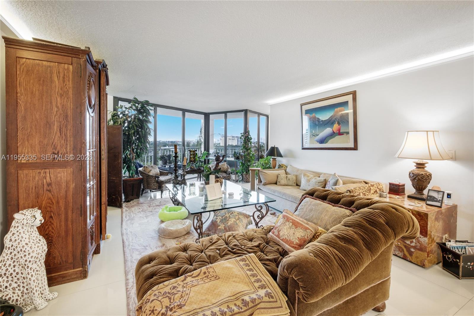TOWERS OF QUAYSIDE CONDO - Residential