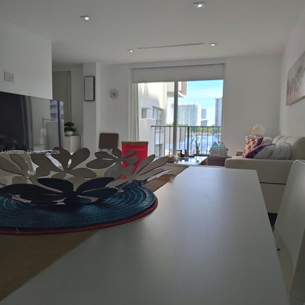 COMMODORE PLAZA CONDO - Residential
