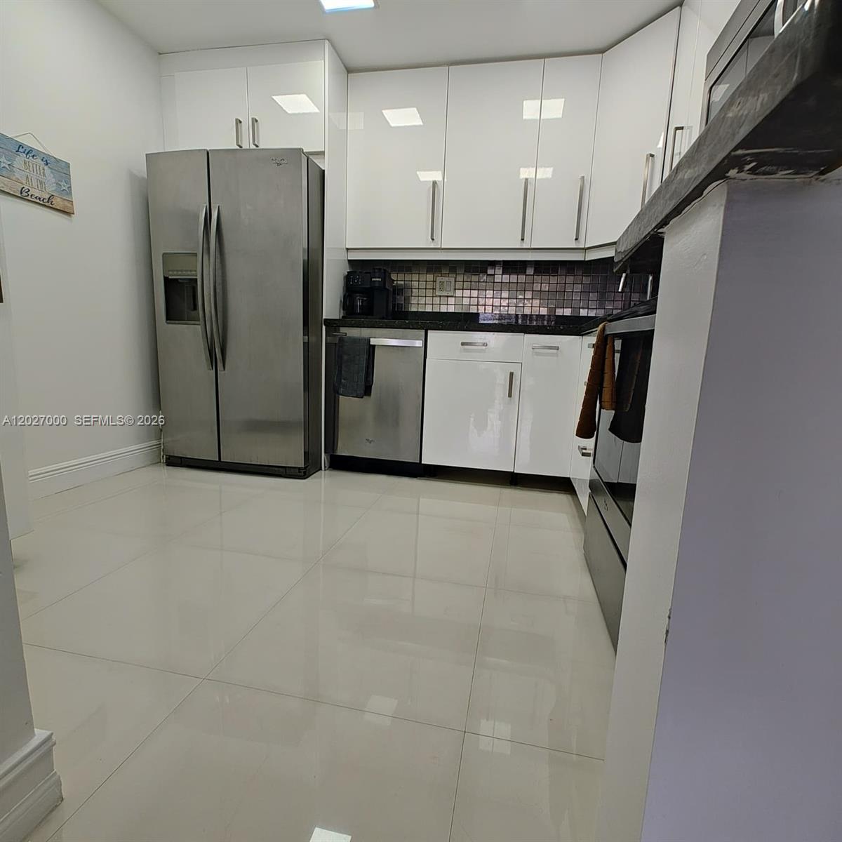 COMMODORE PLAZA CONDO - Residential