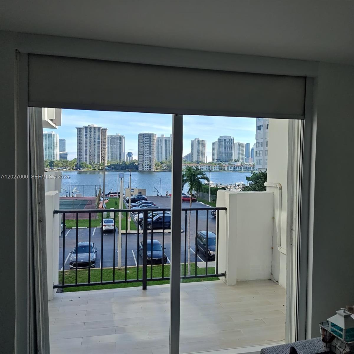 COMMODORE PLAZA CONDO - Residential