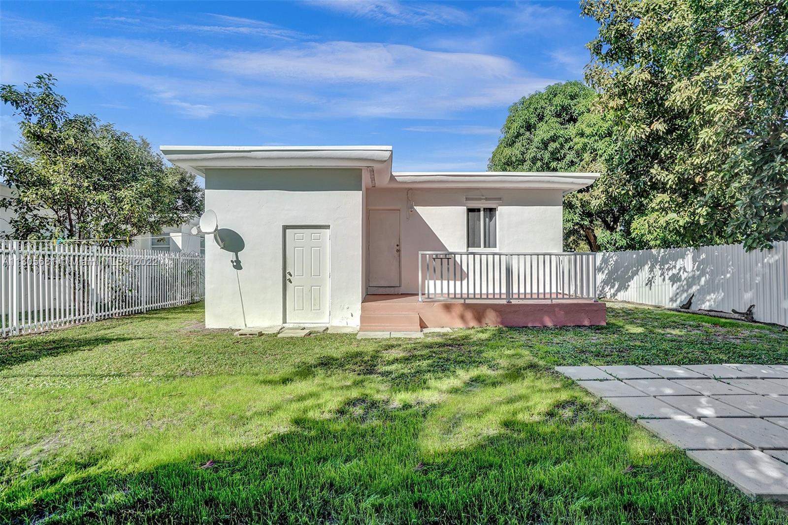 BISCAYNE BLVD PARK - Residential Lease