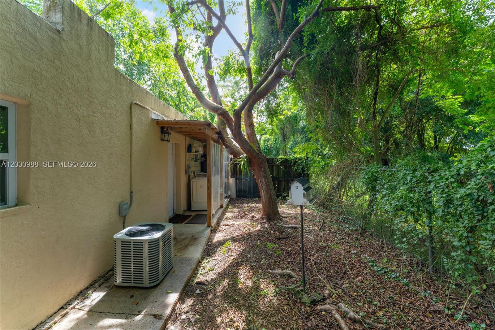 REDLAND 1/1 HORSE OK - Residential Lease