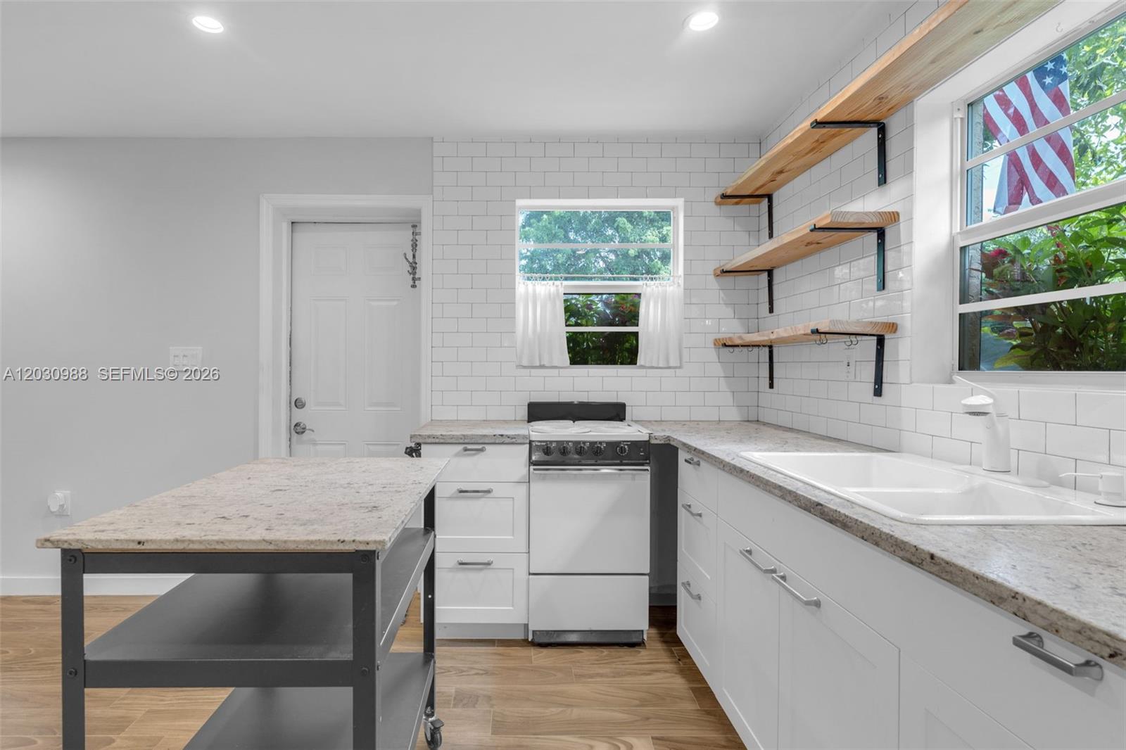 REDLAND 1/1 HORSE OK - Residential Lease