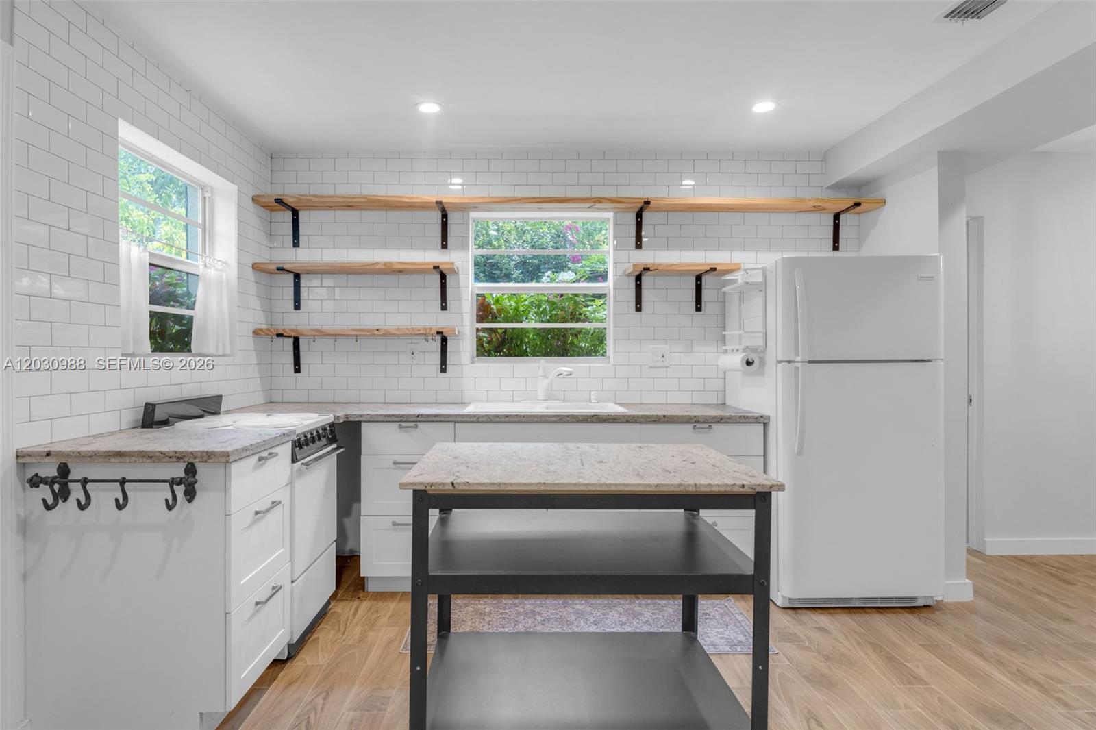 REDLAND 1/1 HORSE OK - Residential Lease