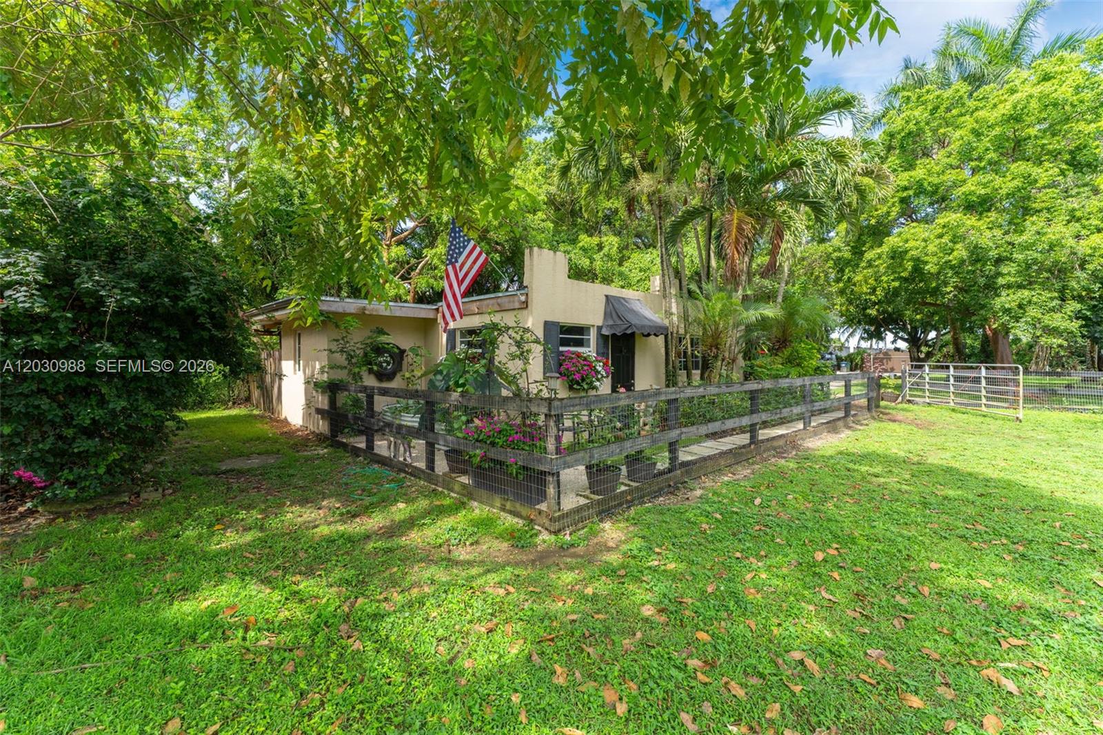 REDLAND 1/1 HORSE OK - Residential Lease
