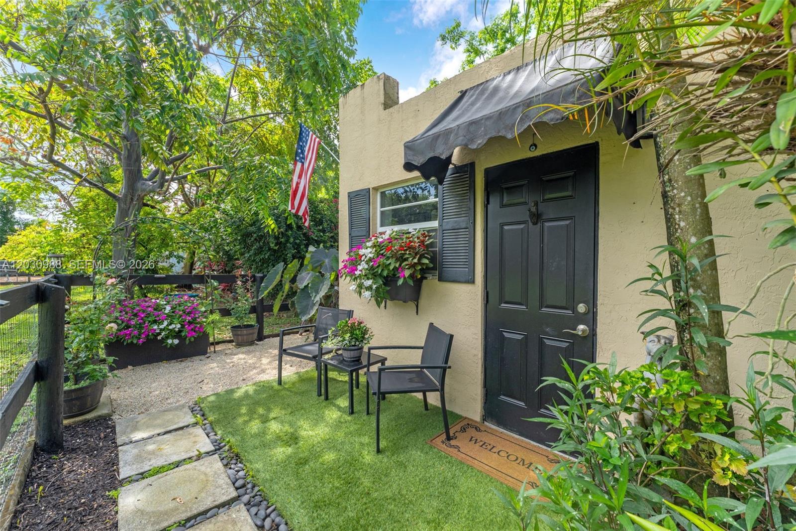 REDLAND 1/1 HORSE OK - Residential Lease