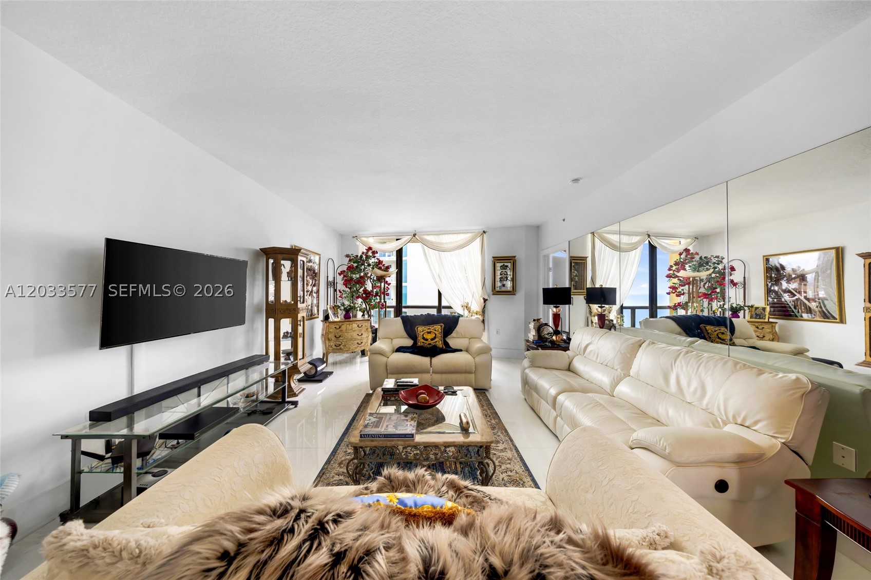 SAYAN CONDO - Residential