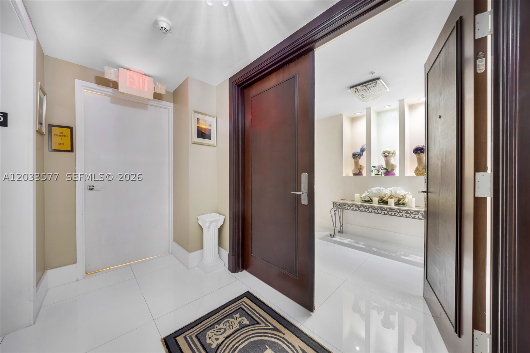 SAYAN CONDO - Residential