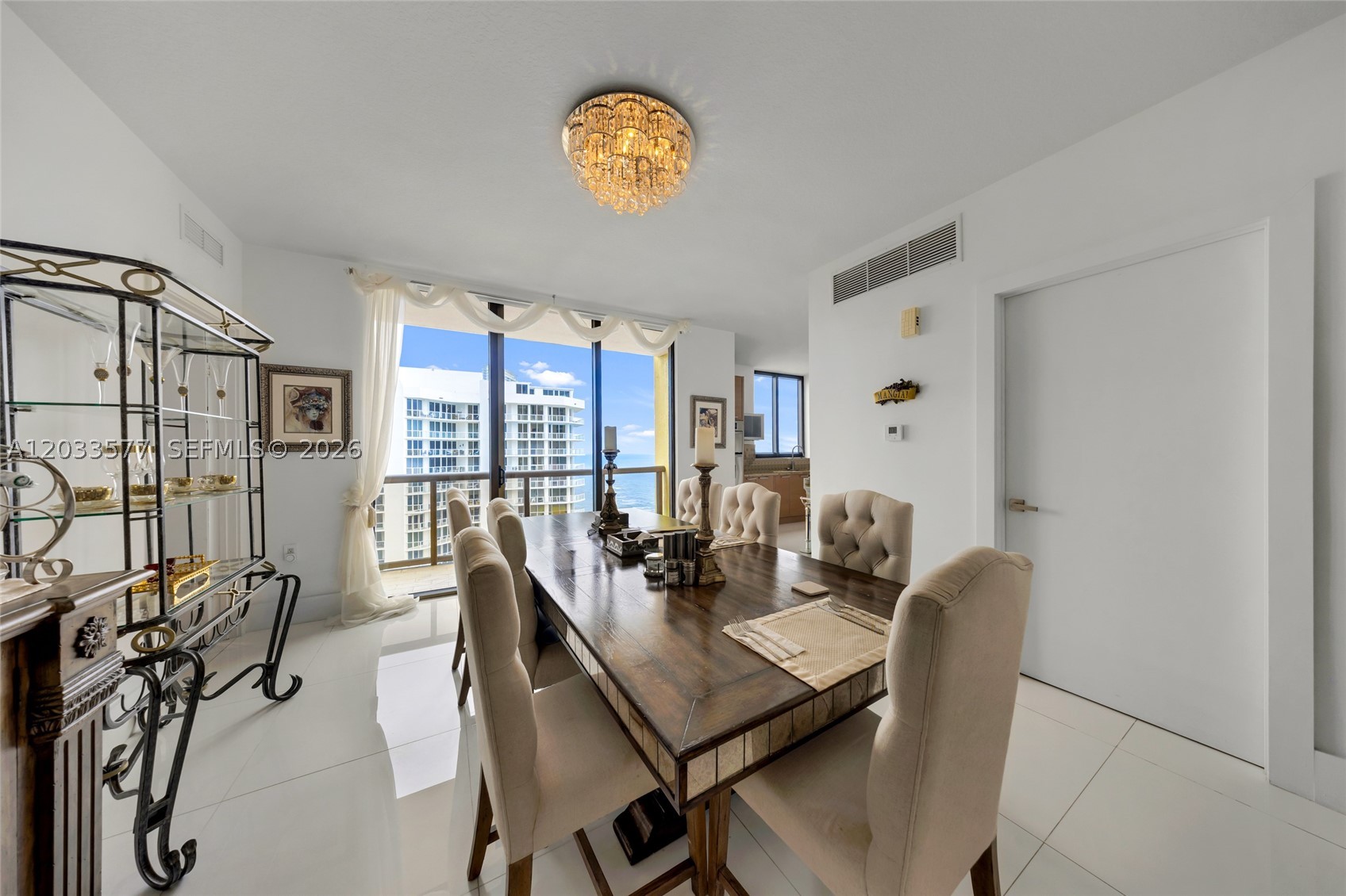 SAYAN CONDO - Residential