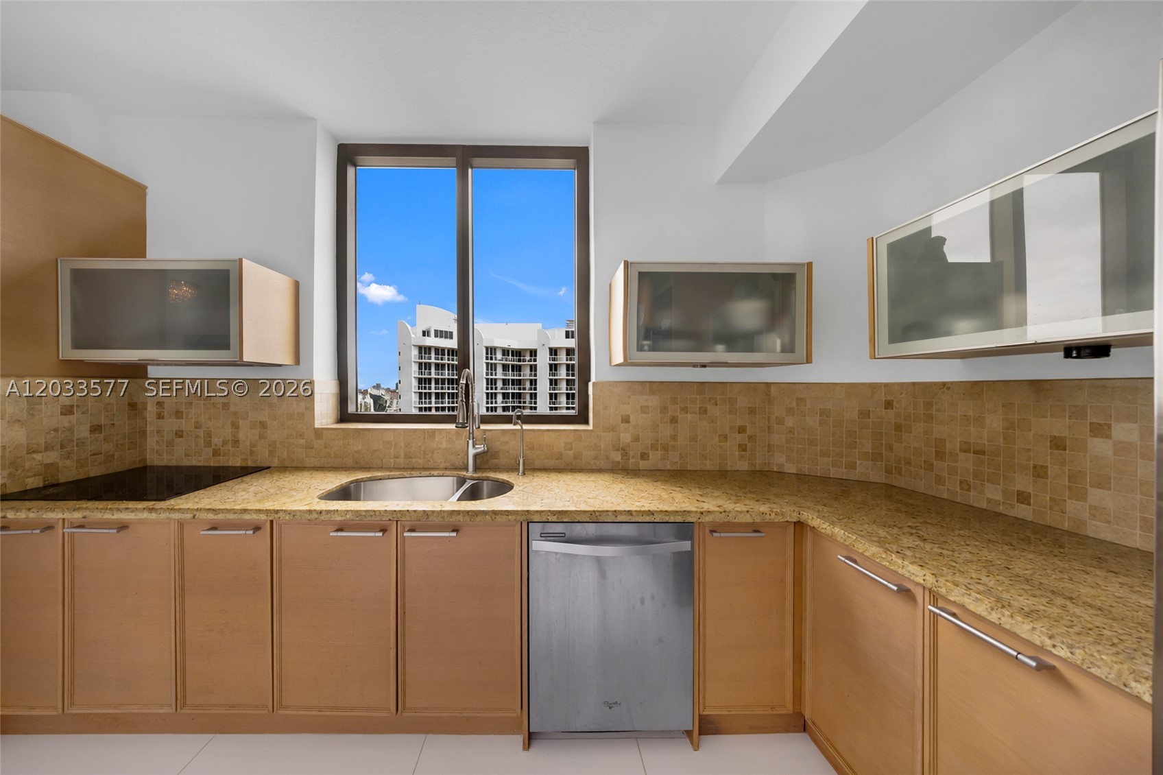 SAYAN CONDO - Residential