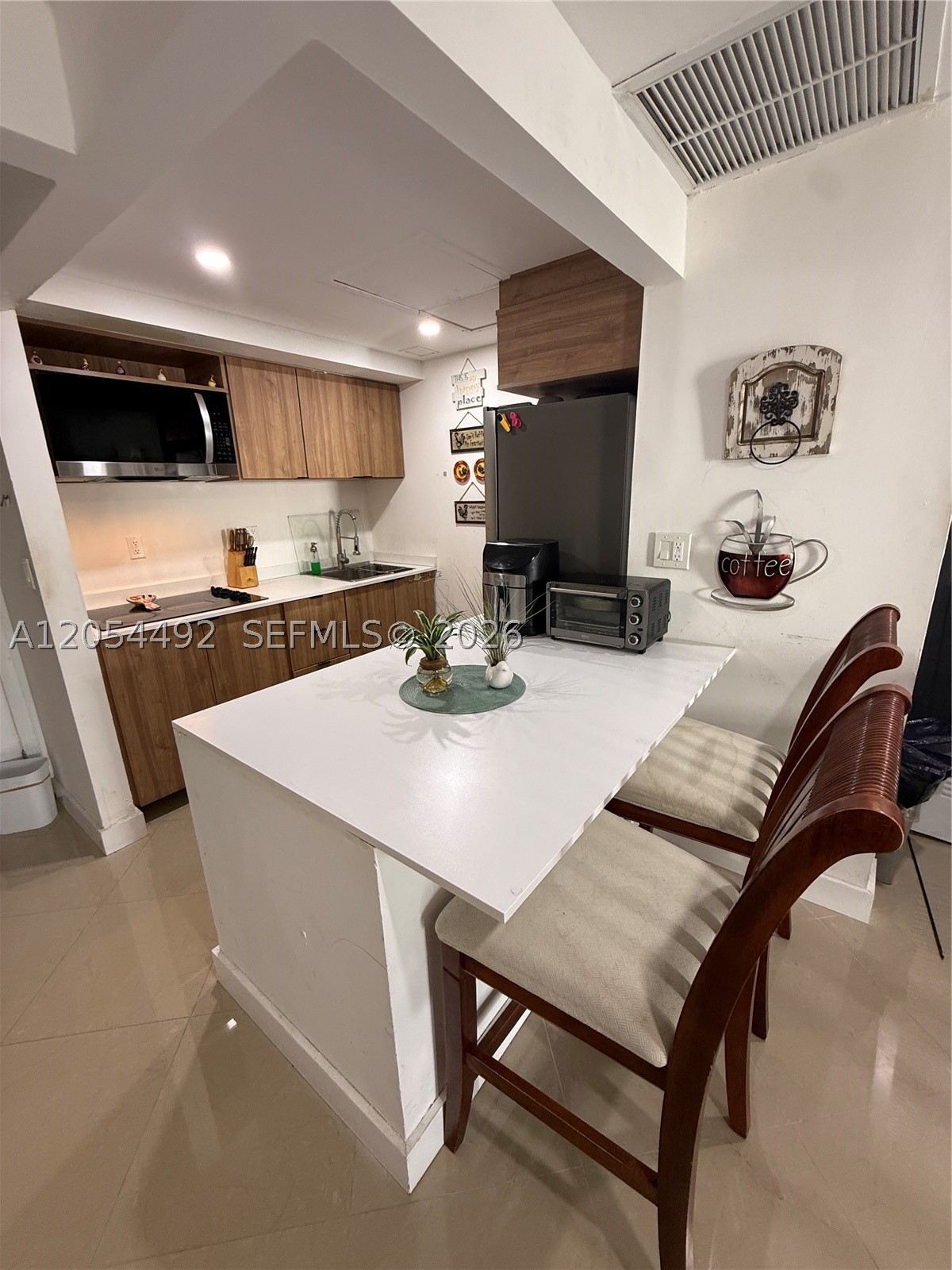 EL BOSQUE AT LITTLE HAVANA - Residential Lease