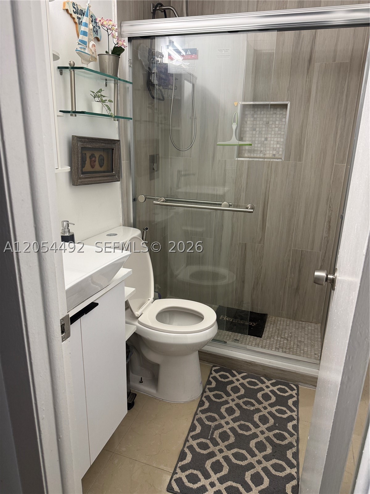 EL BOSQUE AT LITTLE HAVANA - Residential Lease