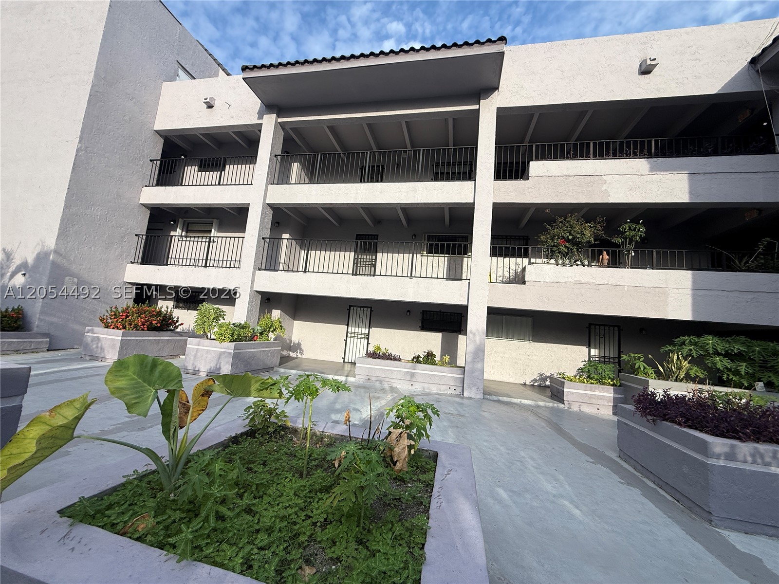 EL BOSQUE AT LITTLE HAVANA - Residential Lease