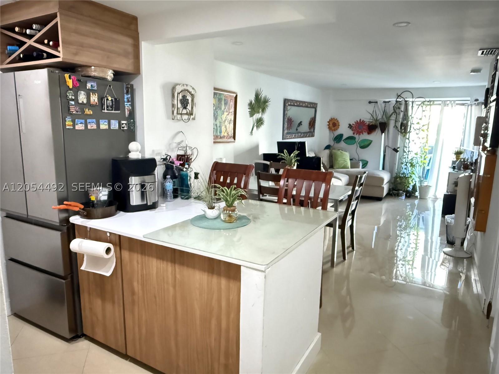 Experience the best of Miami living in this beautifully renovated, fully furnished residence located in the heart of vibrant Little Havana. Bright and spacious, this exceptional unit features elegant marble flooring throughout, stainless steel appliances, modern cabinetry, and the convenience of an in-unit washer and dryer.
Enjoy the comfort of a large walk-in closet, a private west-facing balcony sunsets, two elevators in the building, and one assigned parking space.
Ideally situated just minutes from Brickell, Downtown Miami, Brickell City Centre, Miami International Airport, and the world-famous beaches of Miami, this residence offers unmatched convenience. You'll also be just steps from renowned restaurants, cafés, entertainment, and Miami's exciting nightlife.
This is an outstanding opportunity to enjoy the very best of South Florida living in one of the oldest Miami's most desirable and centrally located neighborhoods.