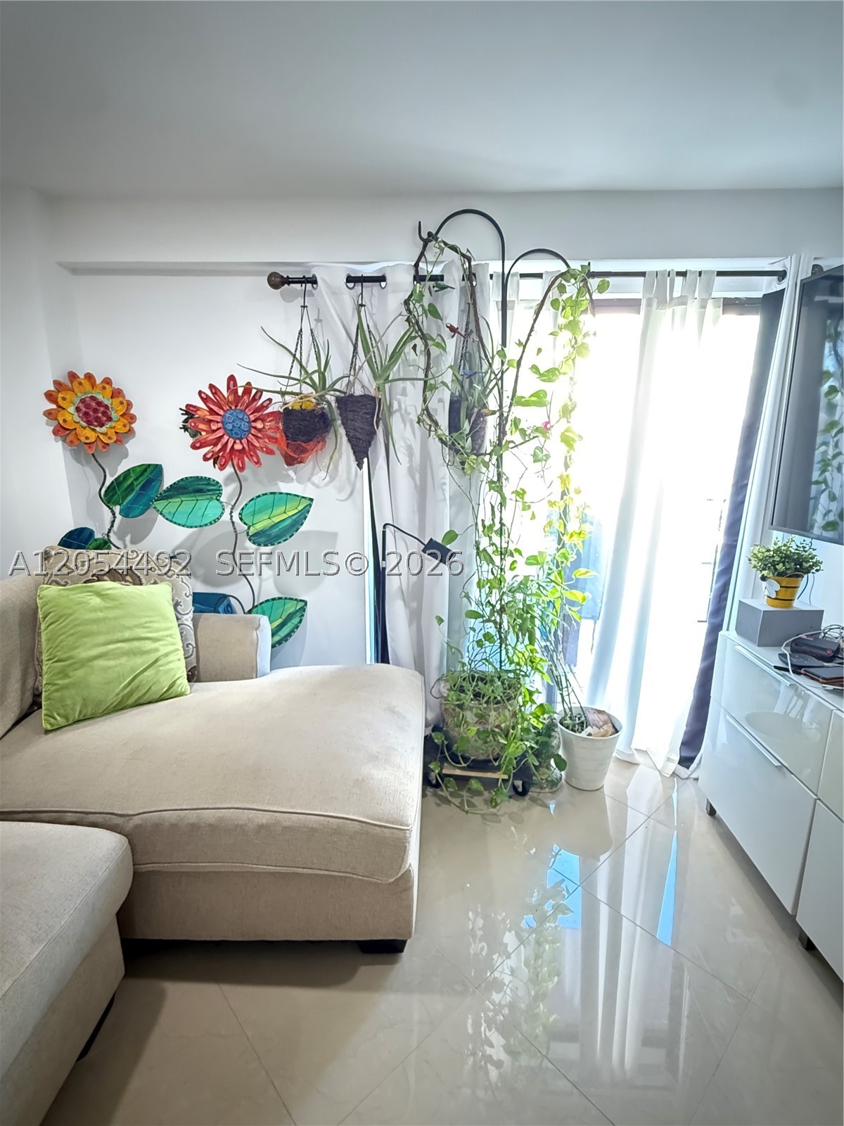 EL BOSQUE AT LITTLE HAVANA - Residential Lease