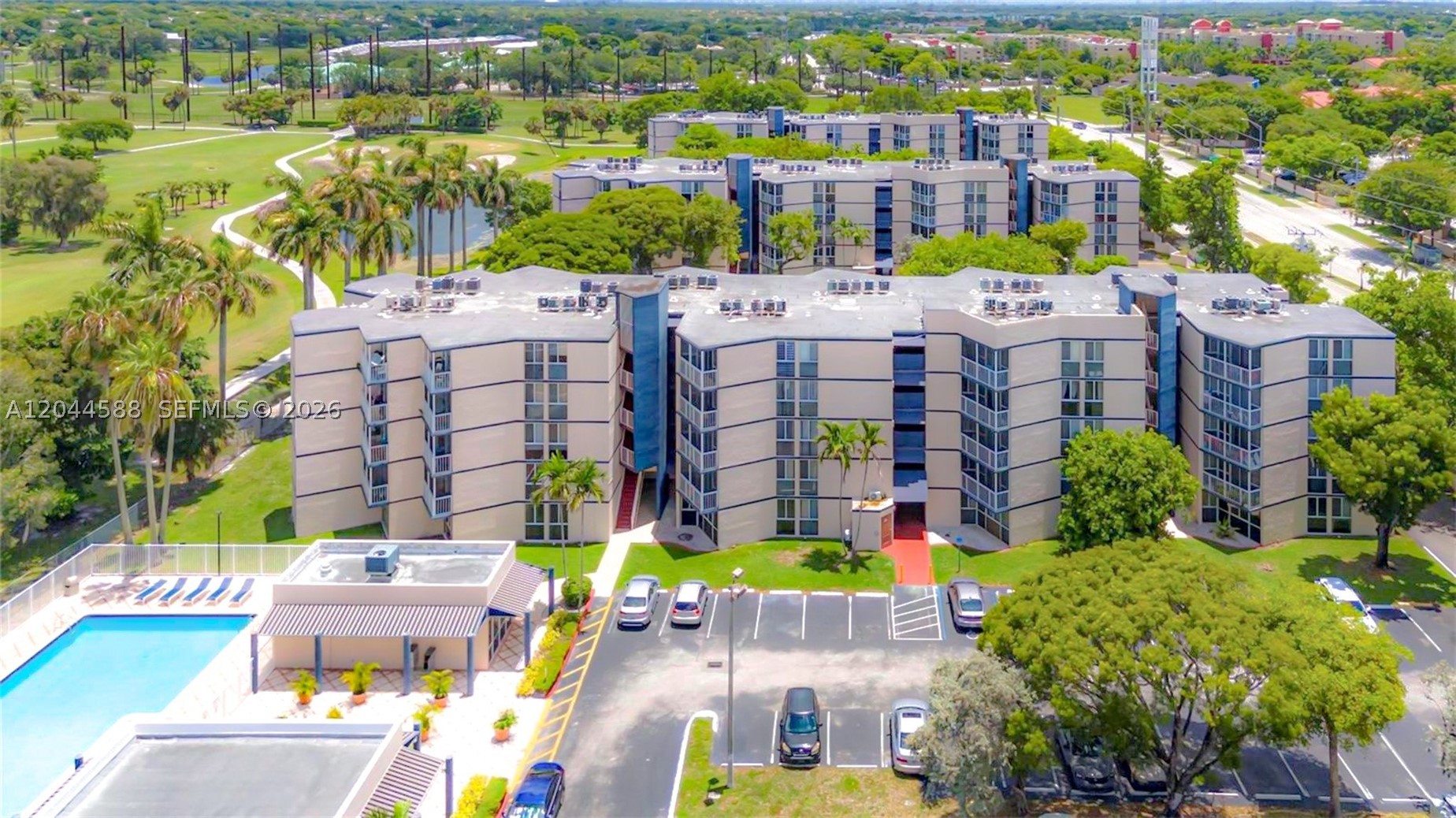 LAS BRISAS@ COUNTRY CLUB - Residential