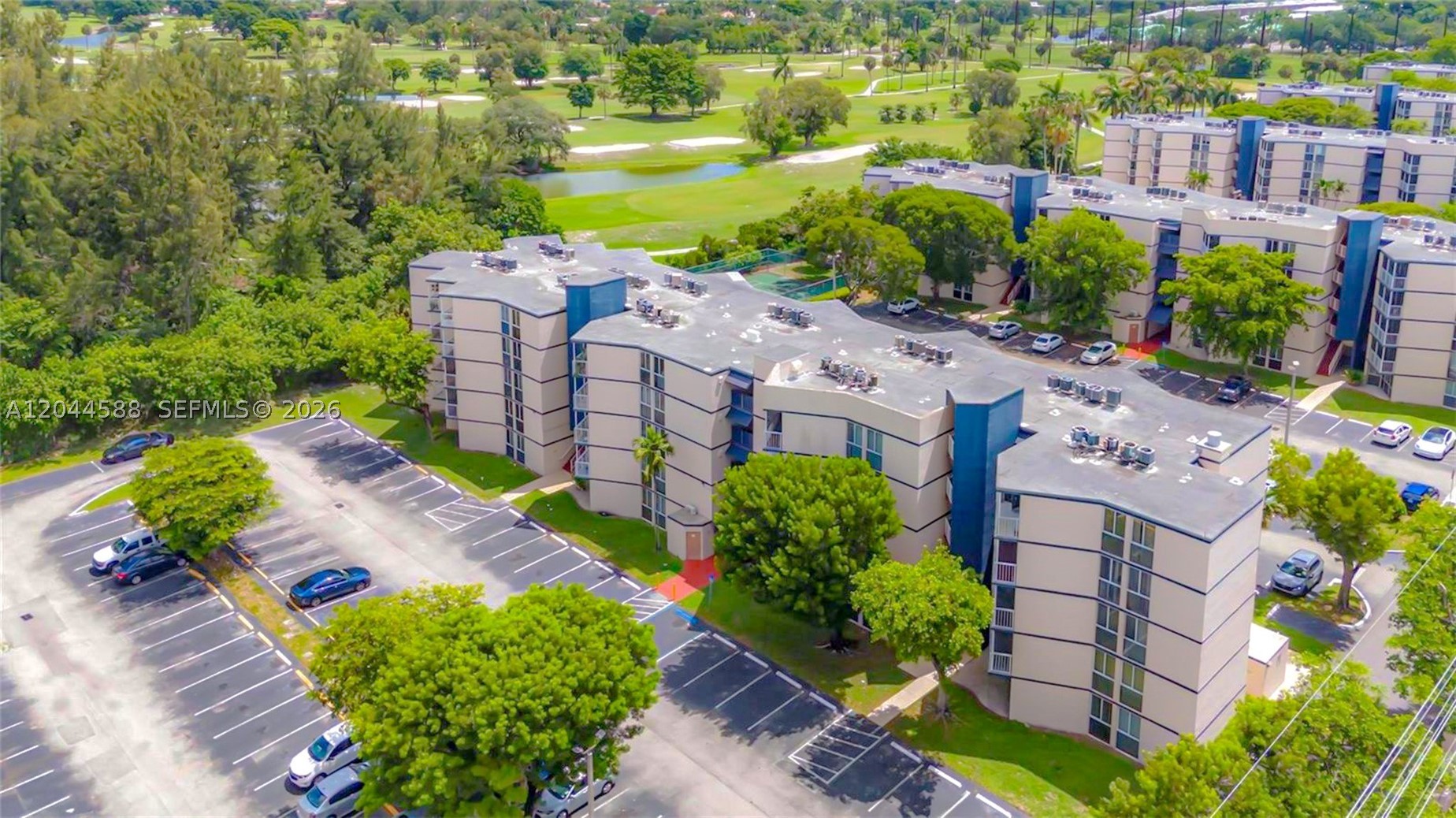 LAS BRISAS@ COUNTRY CLUB - Residential