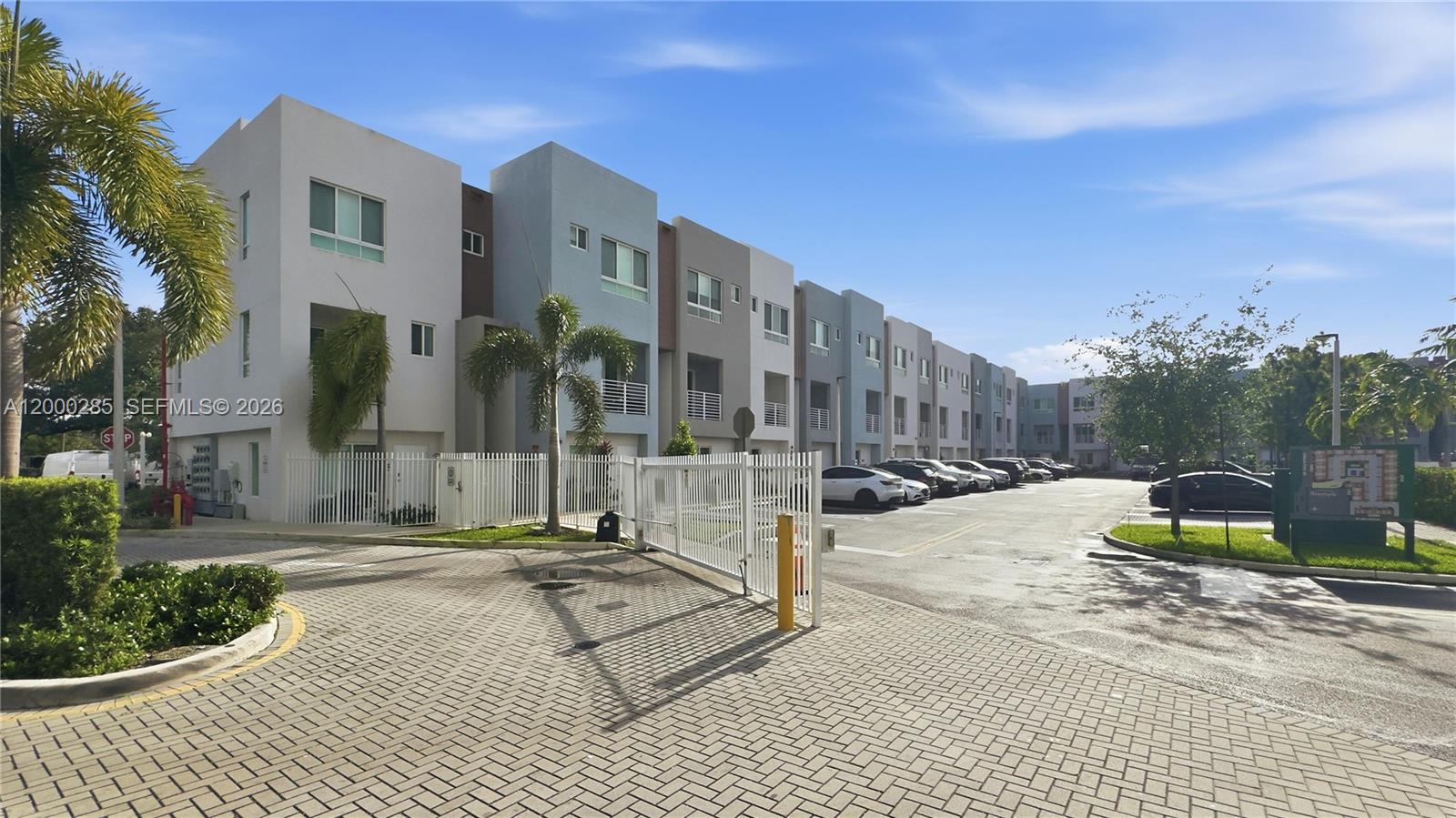 RIVERWOOD - Residential
