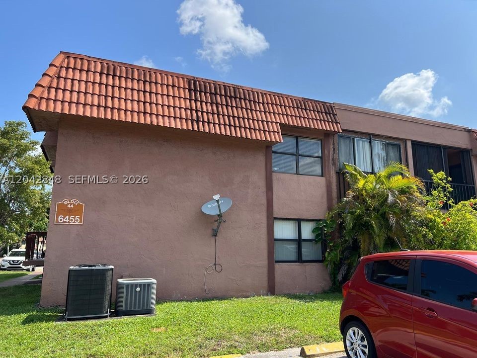 LAGO GRANDE CONDO THREE C - Residential Lease