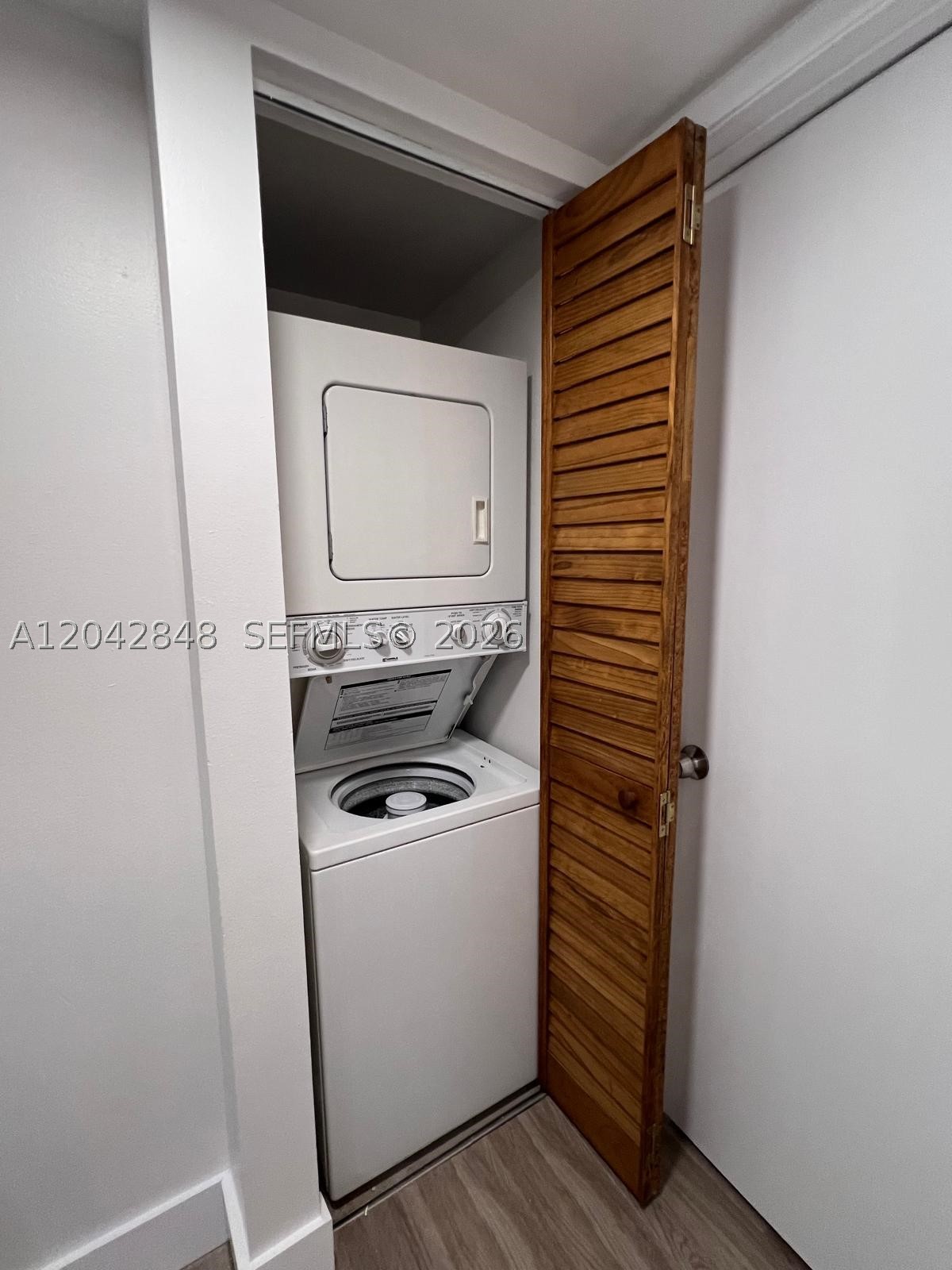 LAGO GRANDE CONDO THREE C - Residential Lease