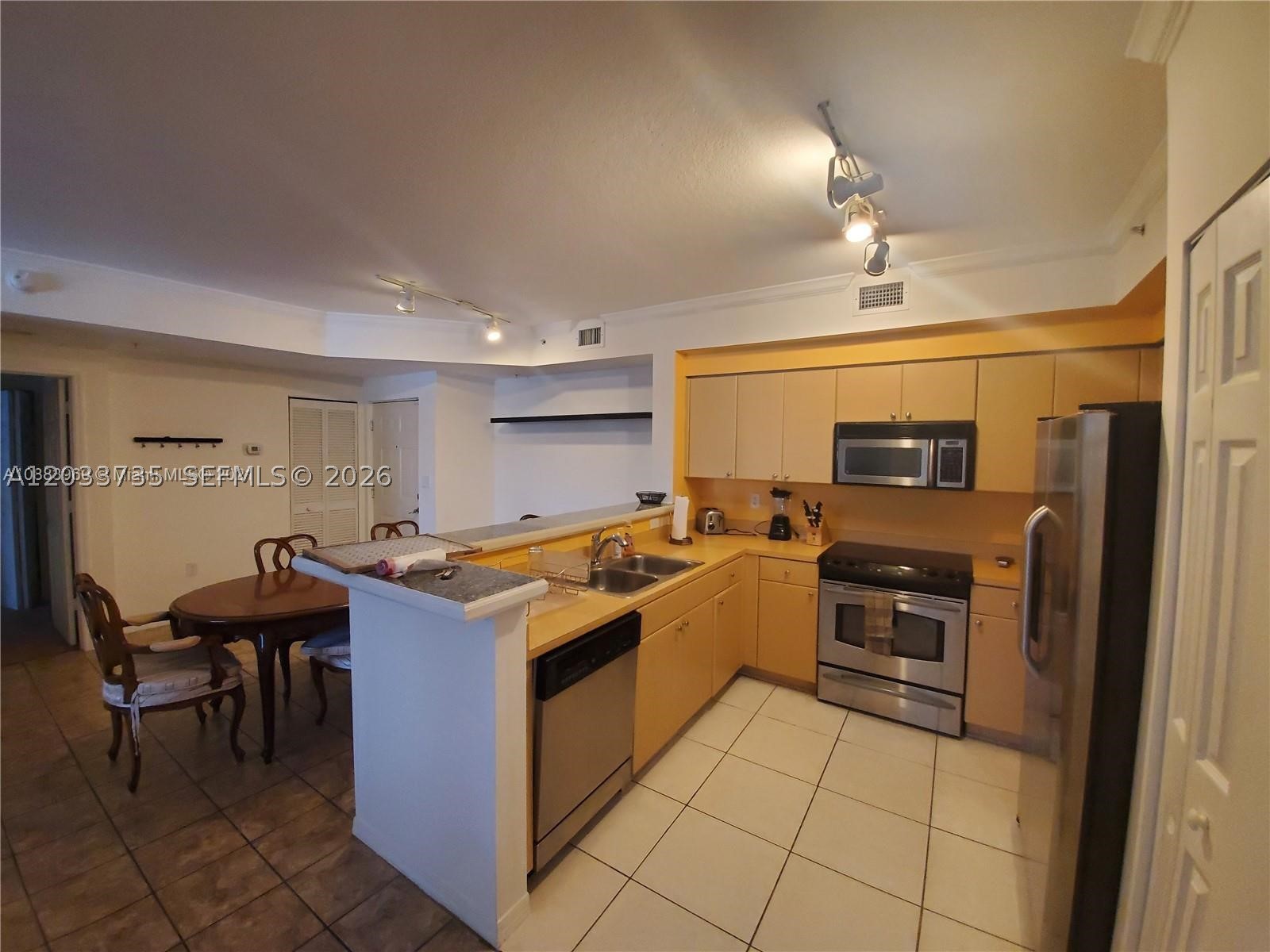 GABLES COURT CONDO - Residential Lease