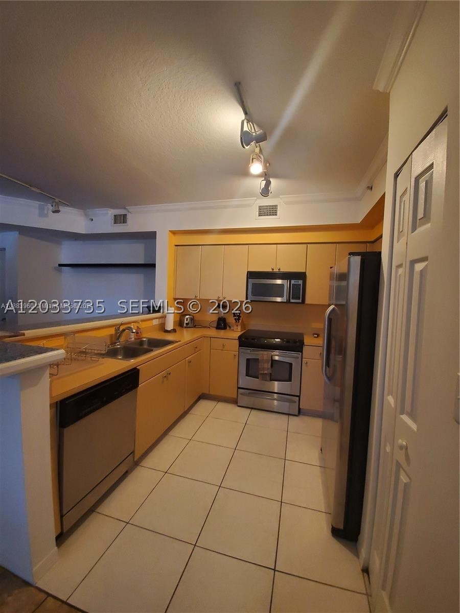 GABLES COURT CONDO - Residential Lease