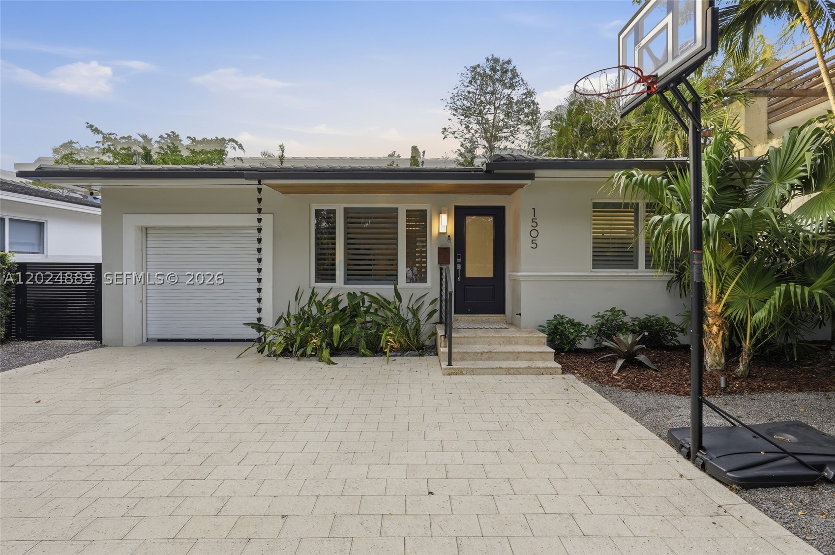 CORAL GABLES RIVIERA SEC - Residential