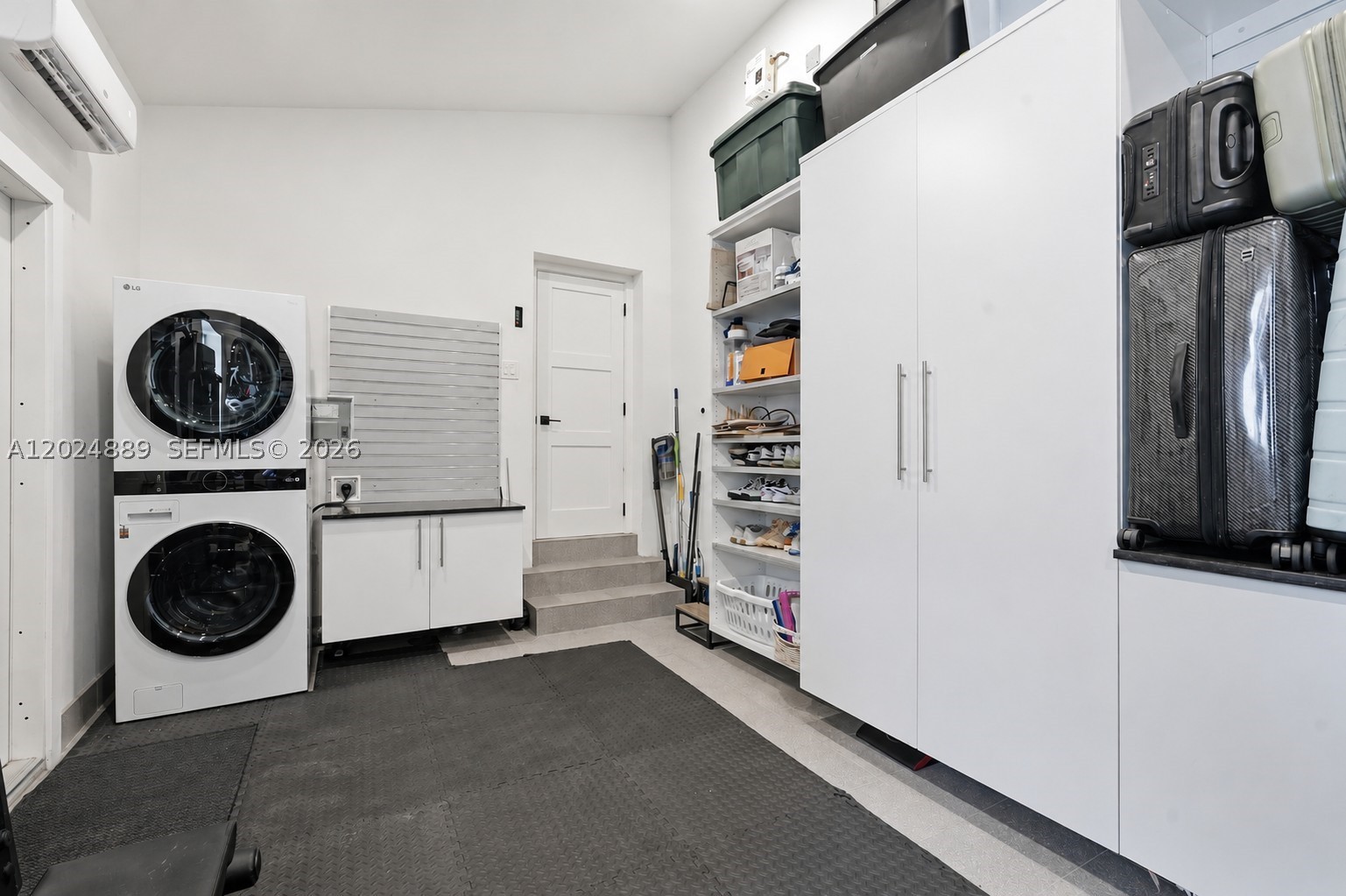 CORAL GABLES RIVIERA SEC - Residential
