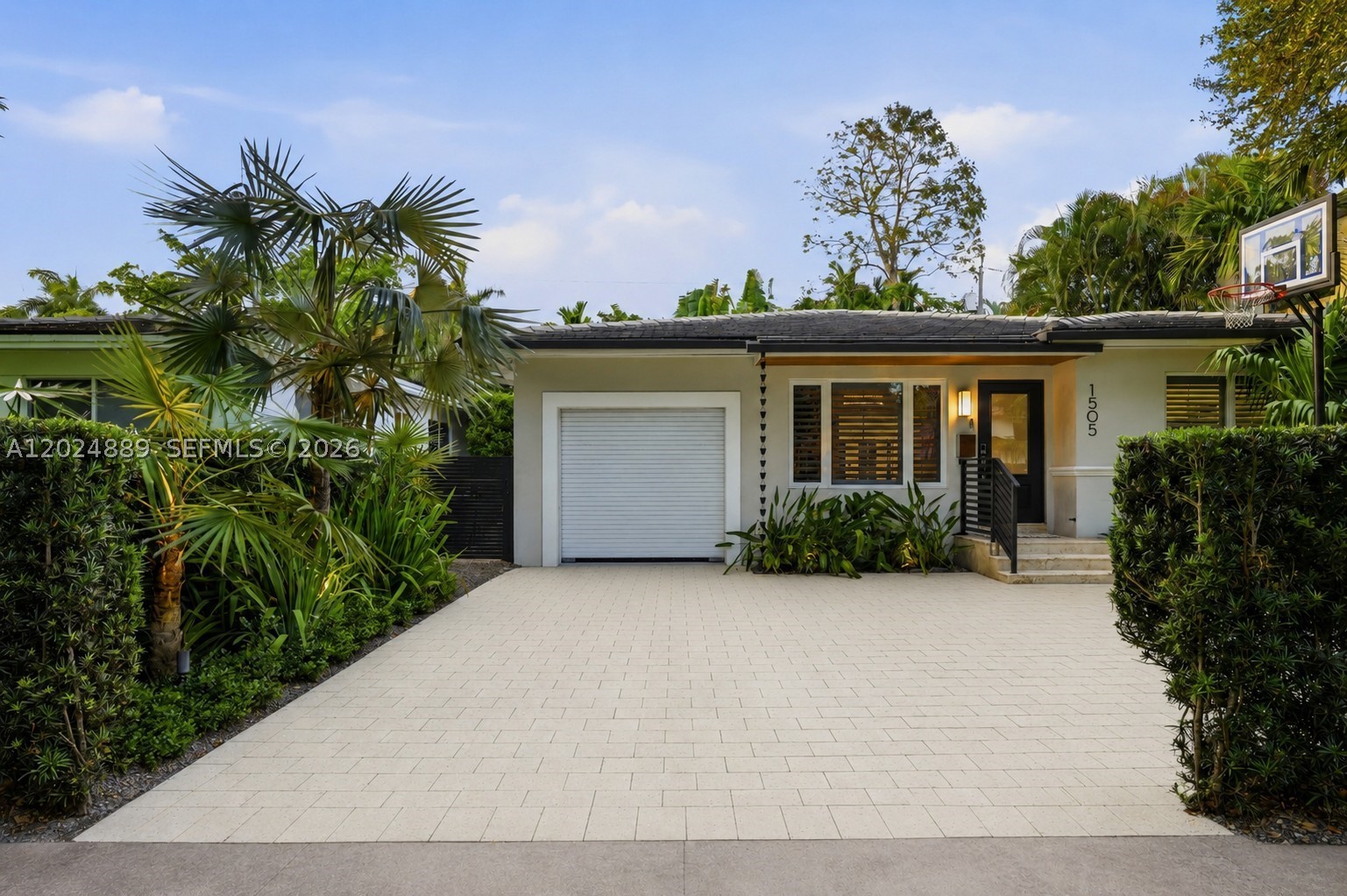 CORAL GABLES RIVIERA SEC - Residential