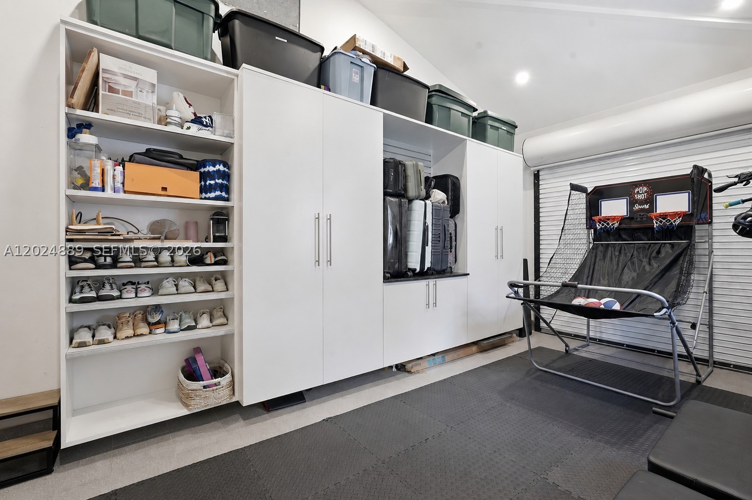 CORAL GABLES RIVIERA SEC - Residential