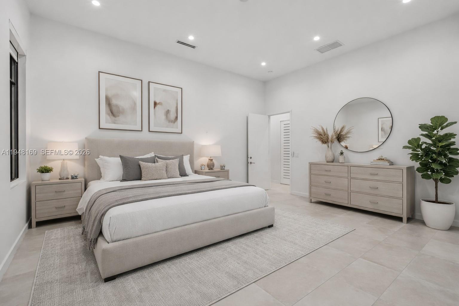 TOWN & RANCH ESTS - Residential