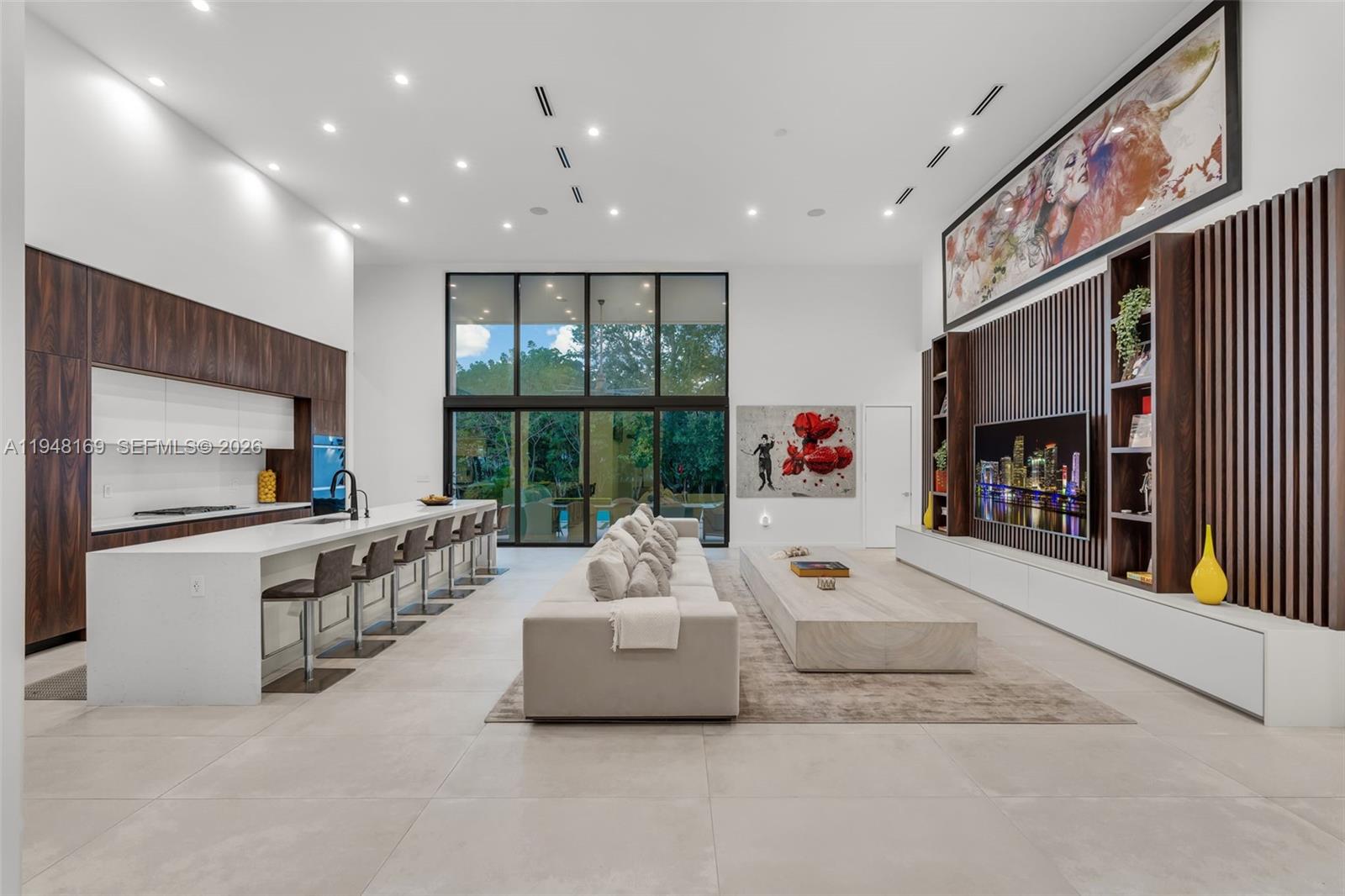 TOWN & RANCH ESTS - Residential