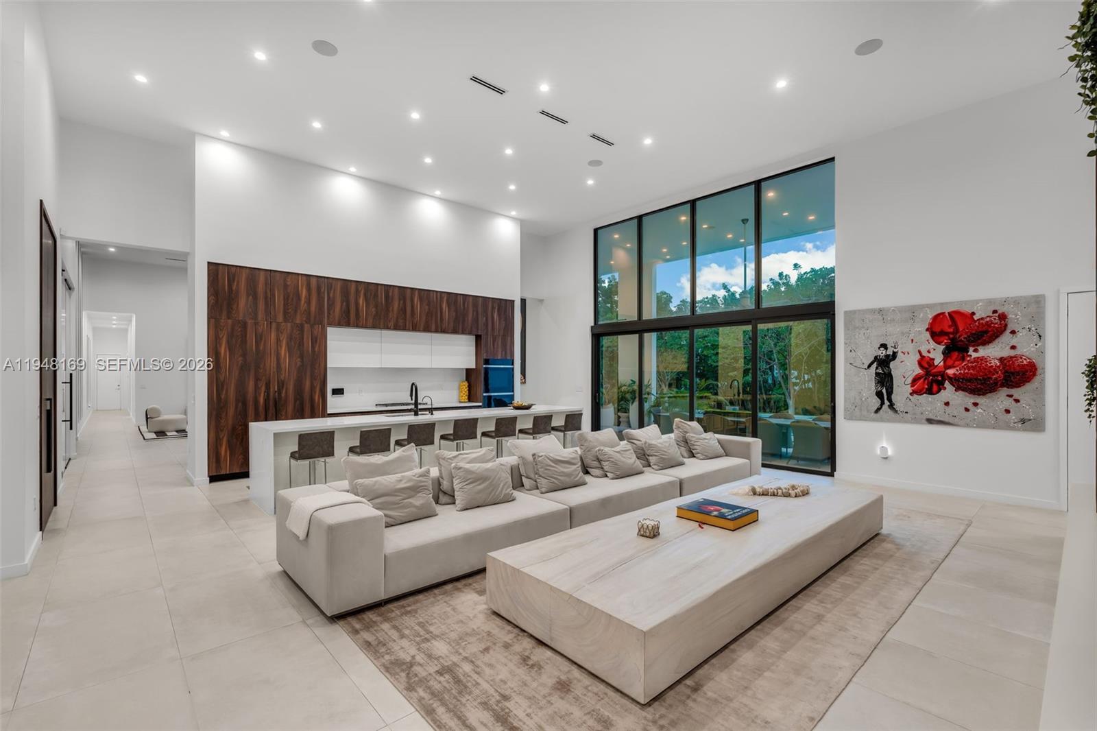 TOWN & RANCH ESTS - Residential