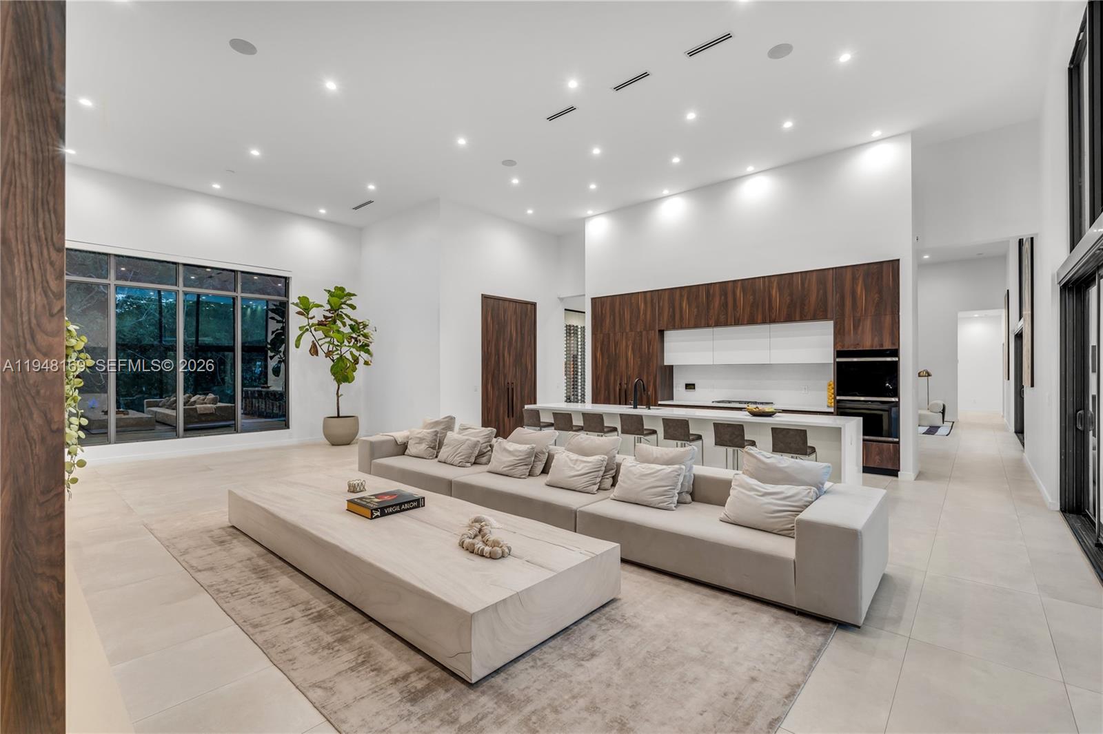 TOWN & RANCH ESTS - Residential