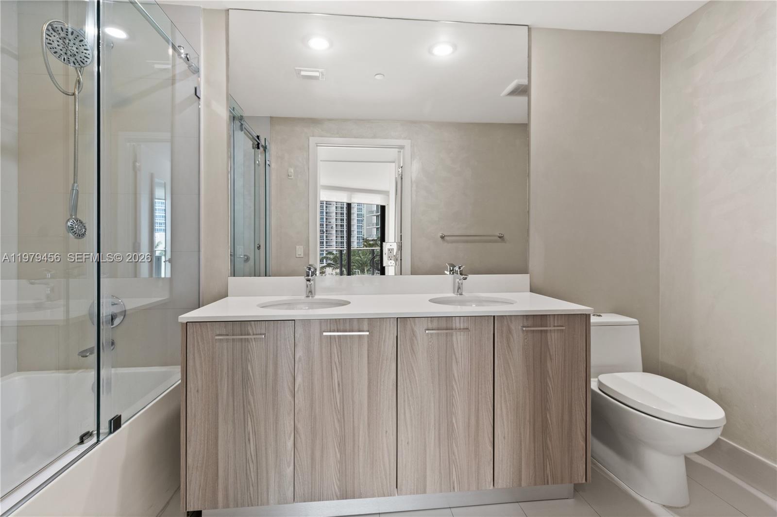 PARAISO BAYVIEWS - Residential