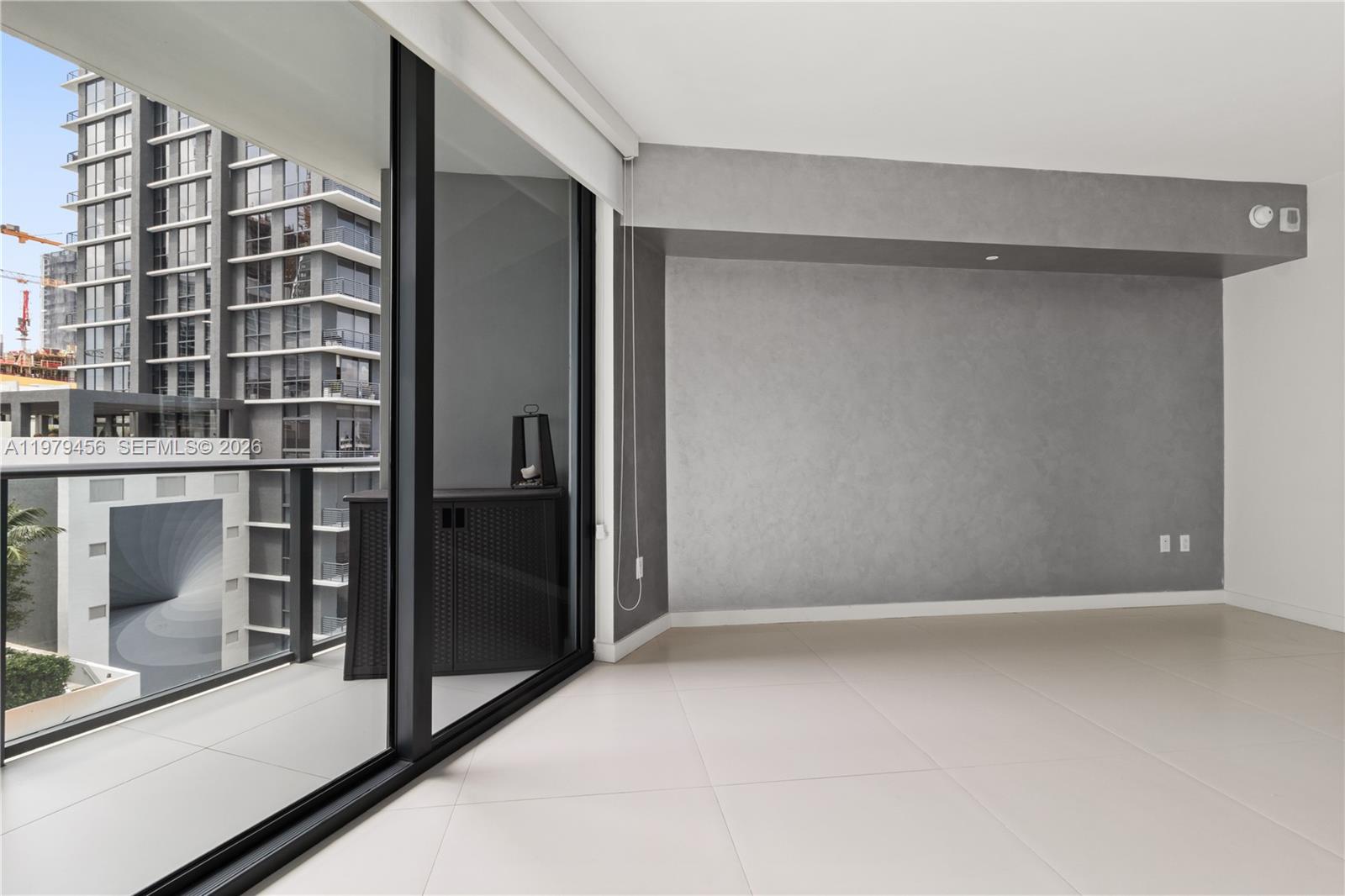 PARAISO BAYVIEWS - Residential