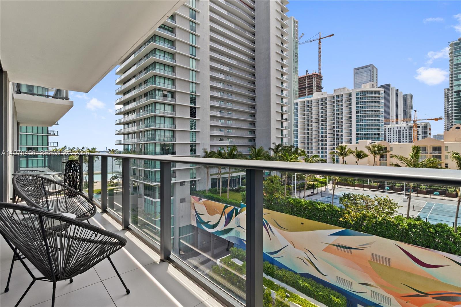 PARAISO BAYVIEWS - Residential