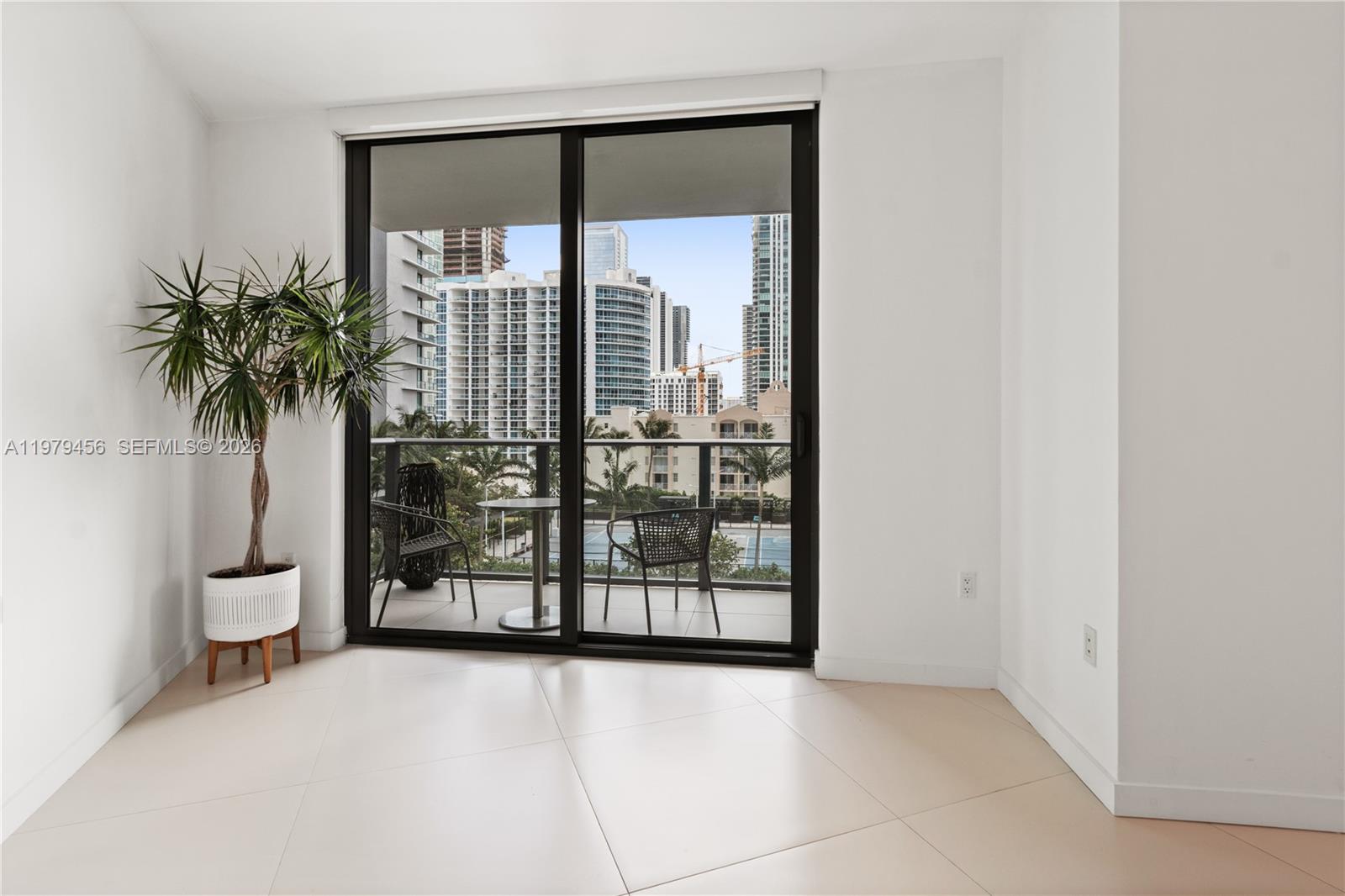 PARAISO BAYVIEWS - Residential