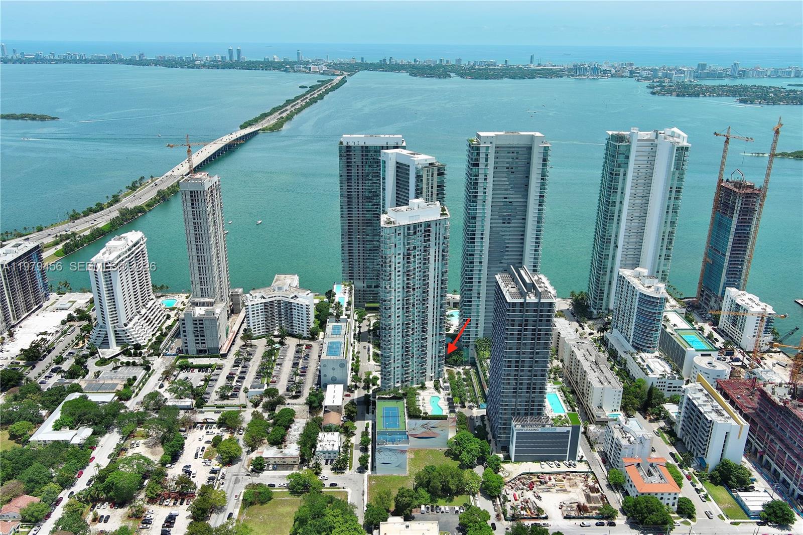 PARAISO BAYVIEWS - Residential