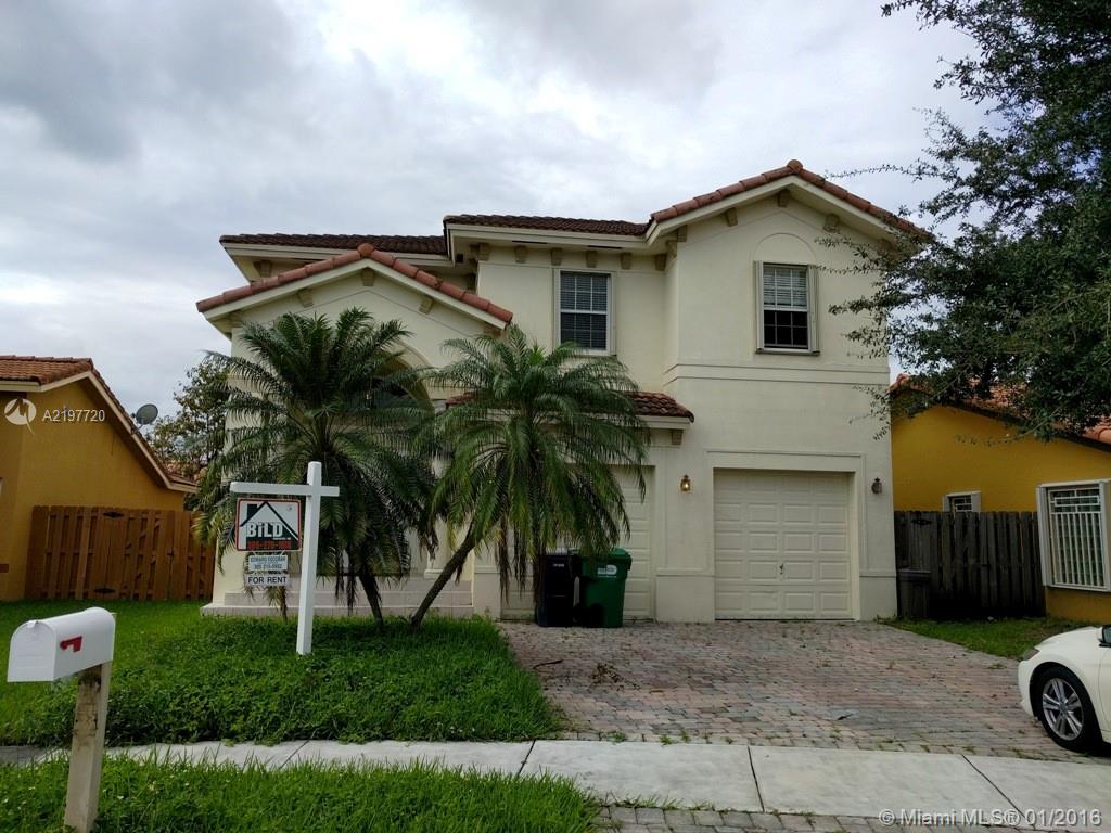 SPACIOUS 5 BEDROOM 4.5 BATHROOM HOME. REMODELED KITCHEN WITH NEW STAINLESS STEEL APPLIANCES AND GRANITE COUNTERTOPS. CERAMIC TILE AND WOOD FLOORS THROUGHT THE HOUSE. GUEST OR IN-LAW QUARTERS ON FIRST FLOOR WITH PRIVATE BATHROOM! MASTER BEDROOM HAS BONUS OFFICE ROOM OR COULD BE 6TH BEDROOM IF NECESSARY. MASTER BATH WITH DUAL SINKS, TWO A/C UNITS. CALL TO SCHEDULE YOUR PRIVATE SHOWING EXPERIENCE.