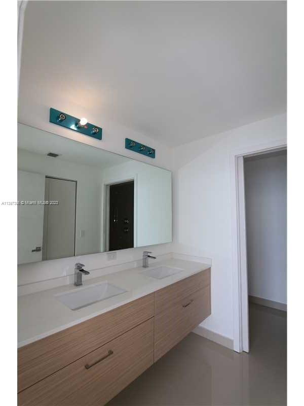 BAY HOUSE CONDO - Residential