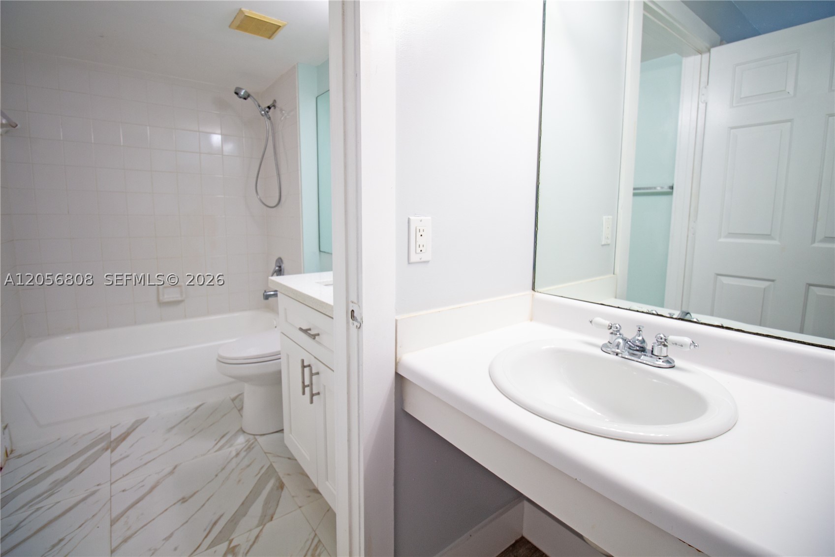 ROYAL GRAND CONDO - Residential