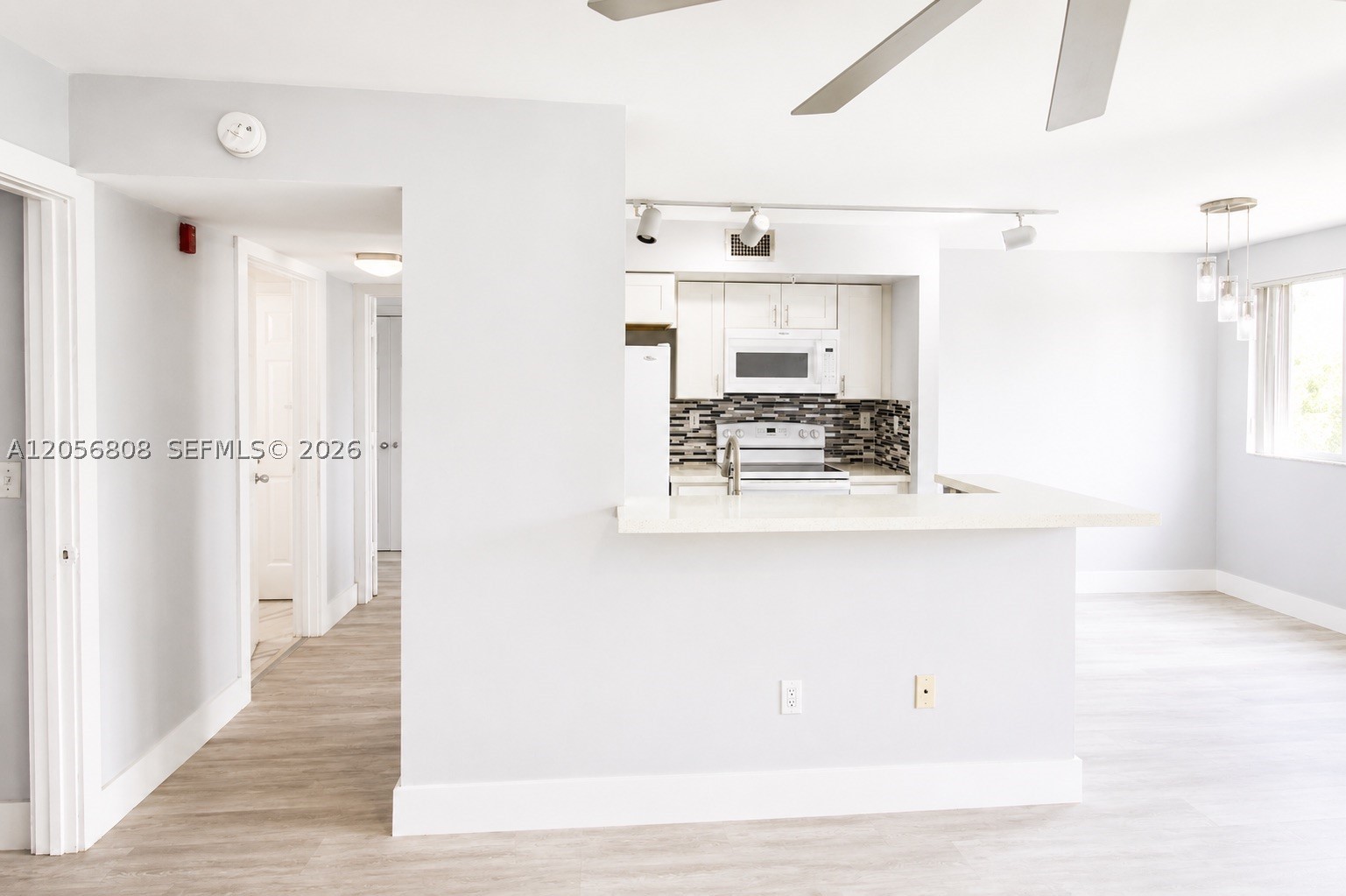 ROYAL GRAND CONDO - Residential