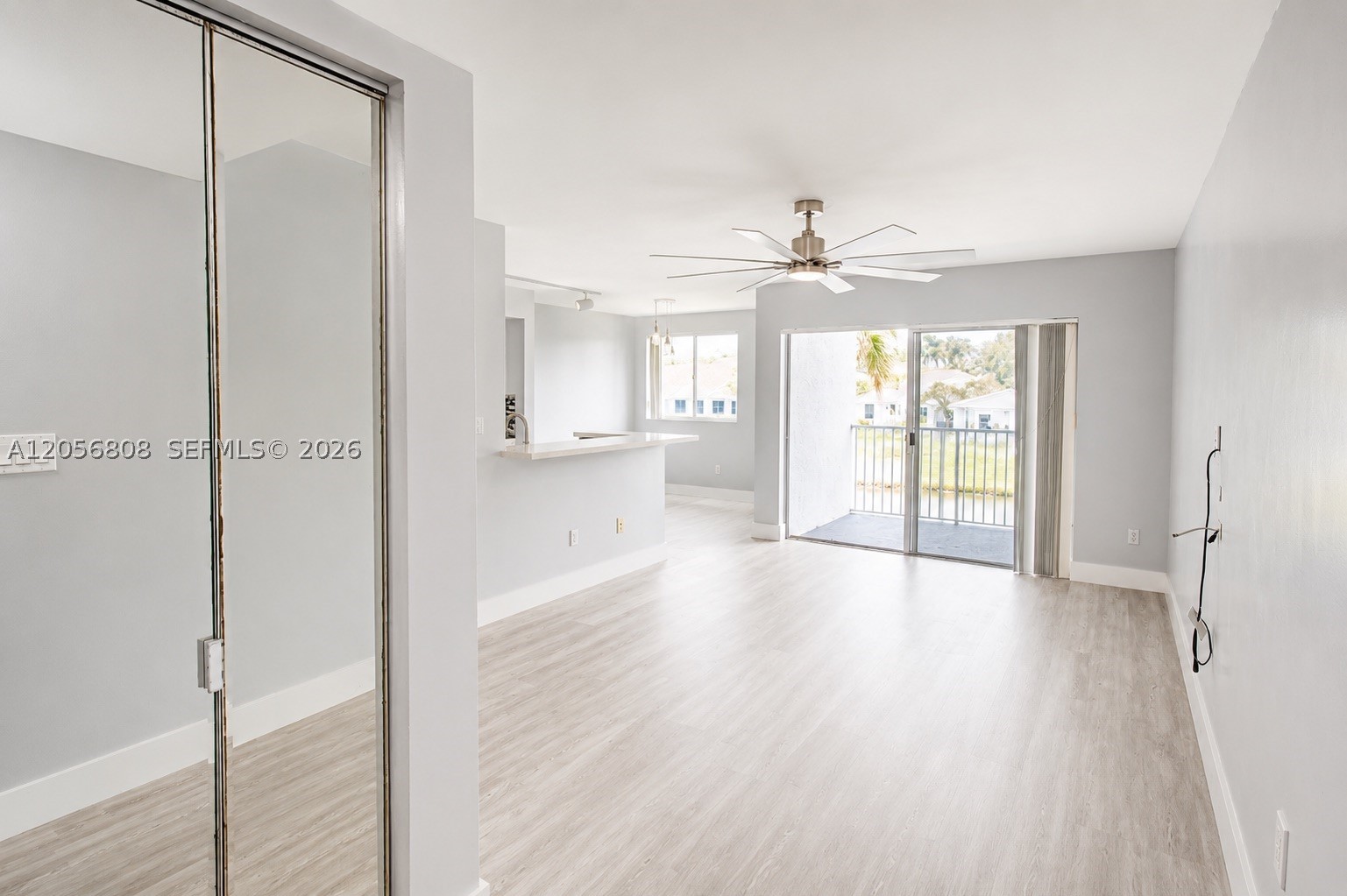 ROYAL GRAND CONDO - Residential
