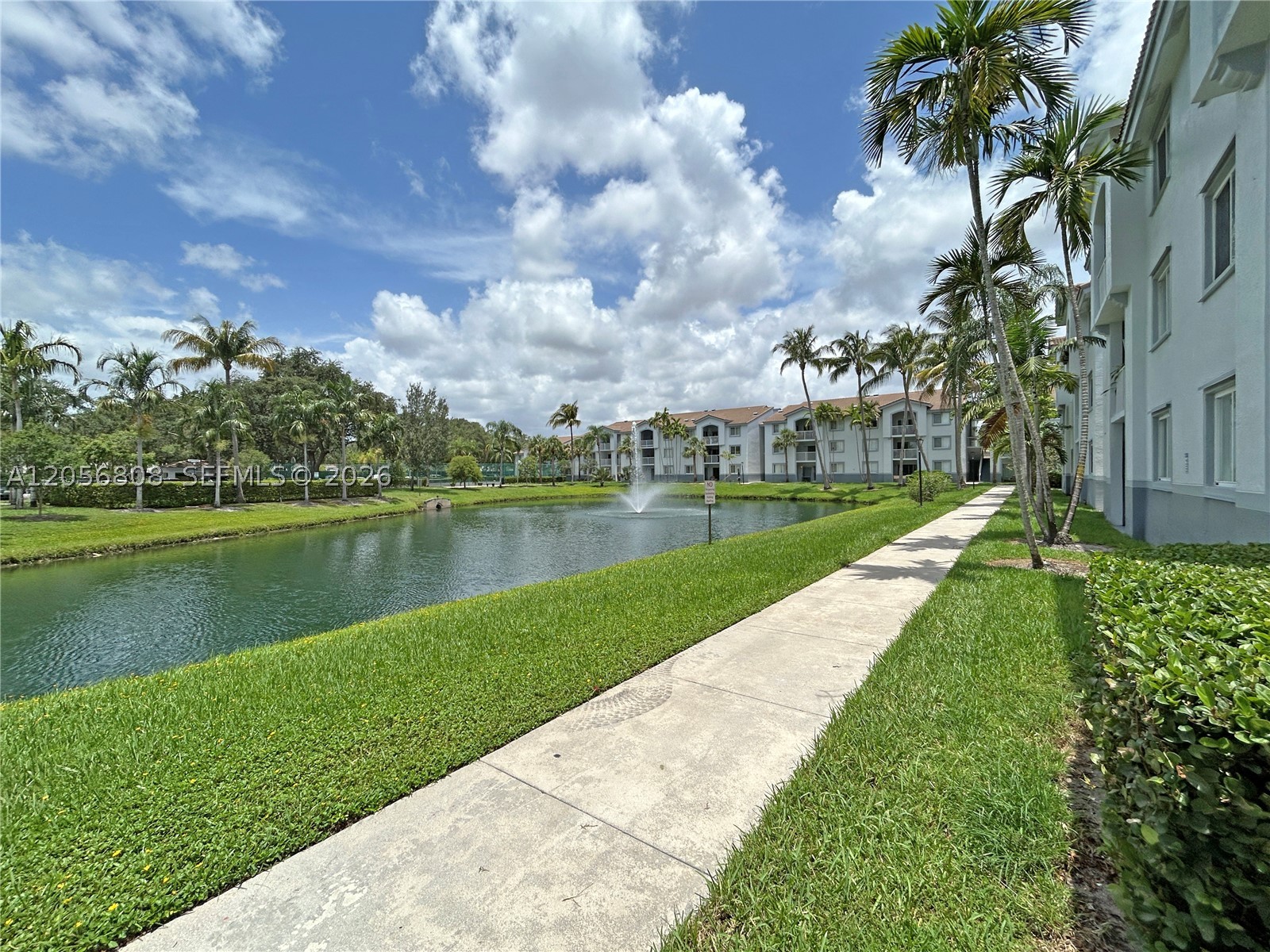 ROYAL GRAND CONDO - Residential