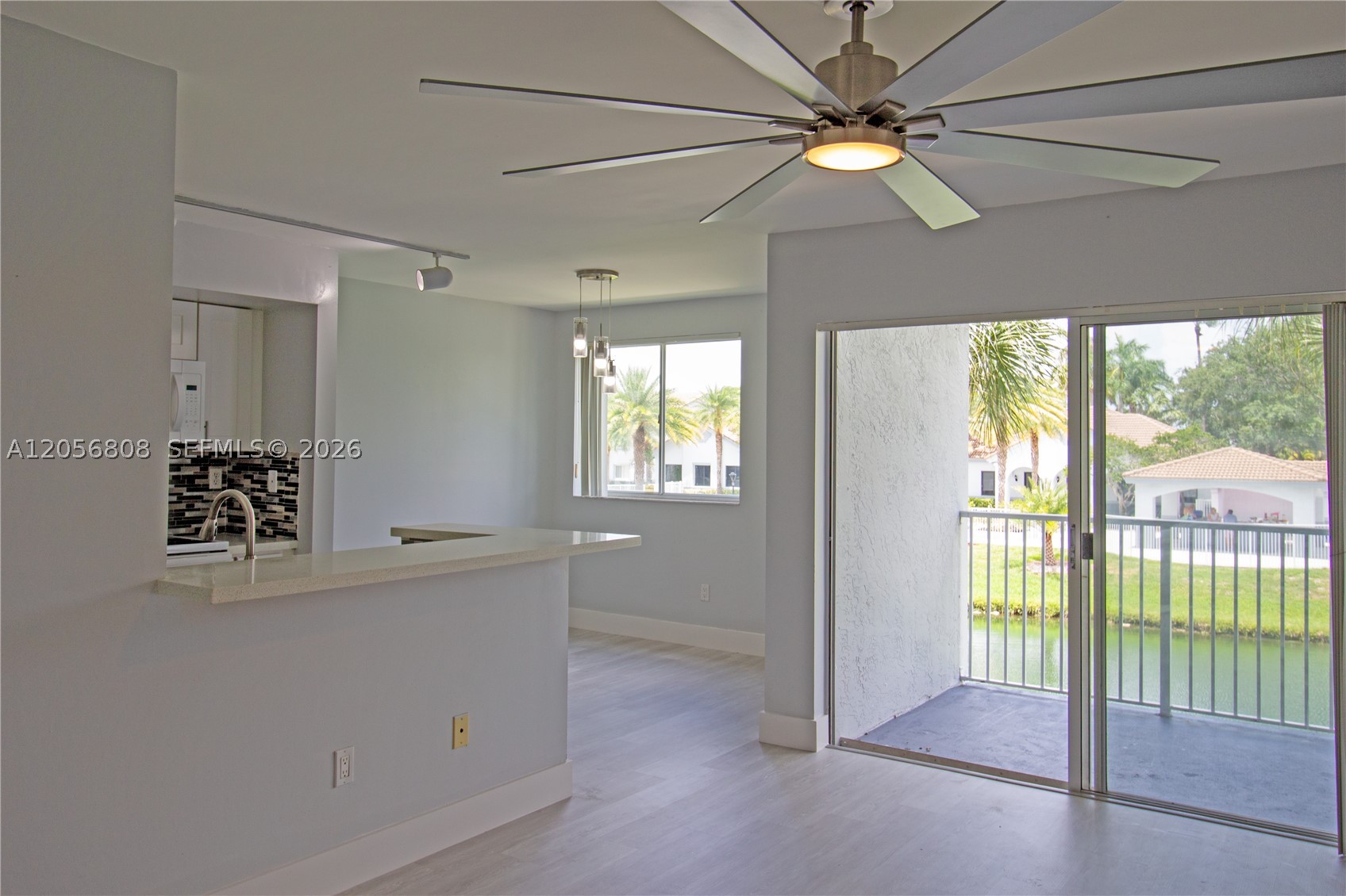 ROYAL GRAND CONDO - Residential