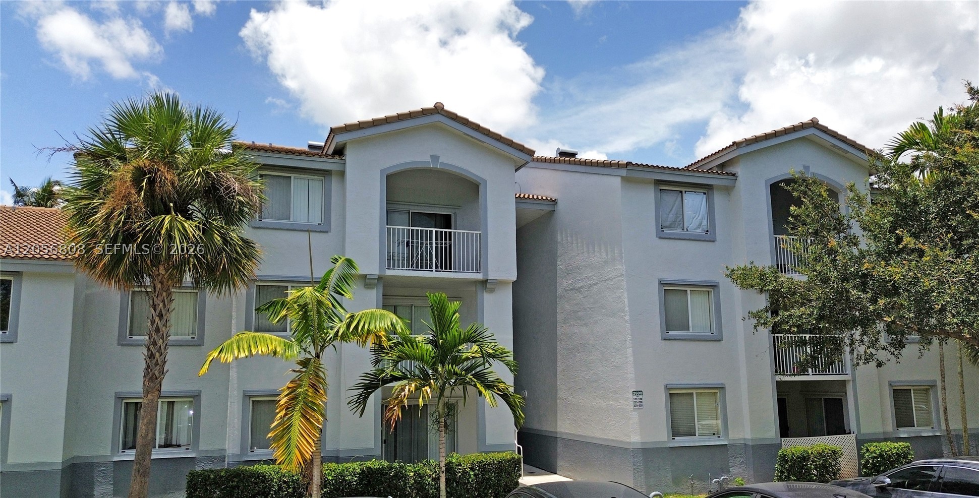 ROYAL GRAND CONDO - Residential
