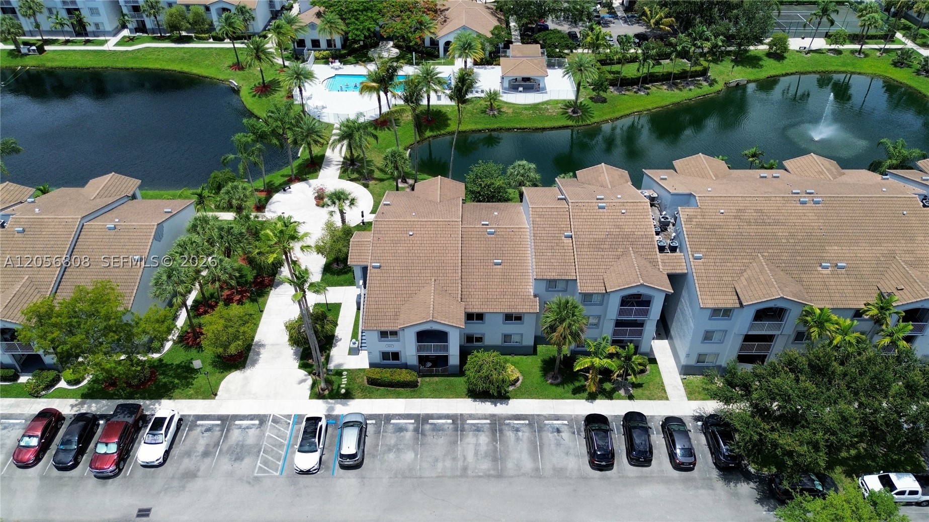 ROYAL GRAND CONDO - Residential