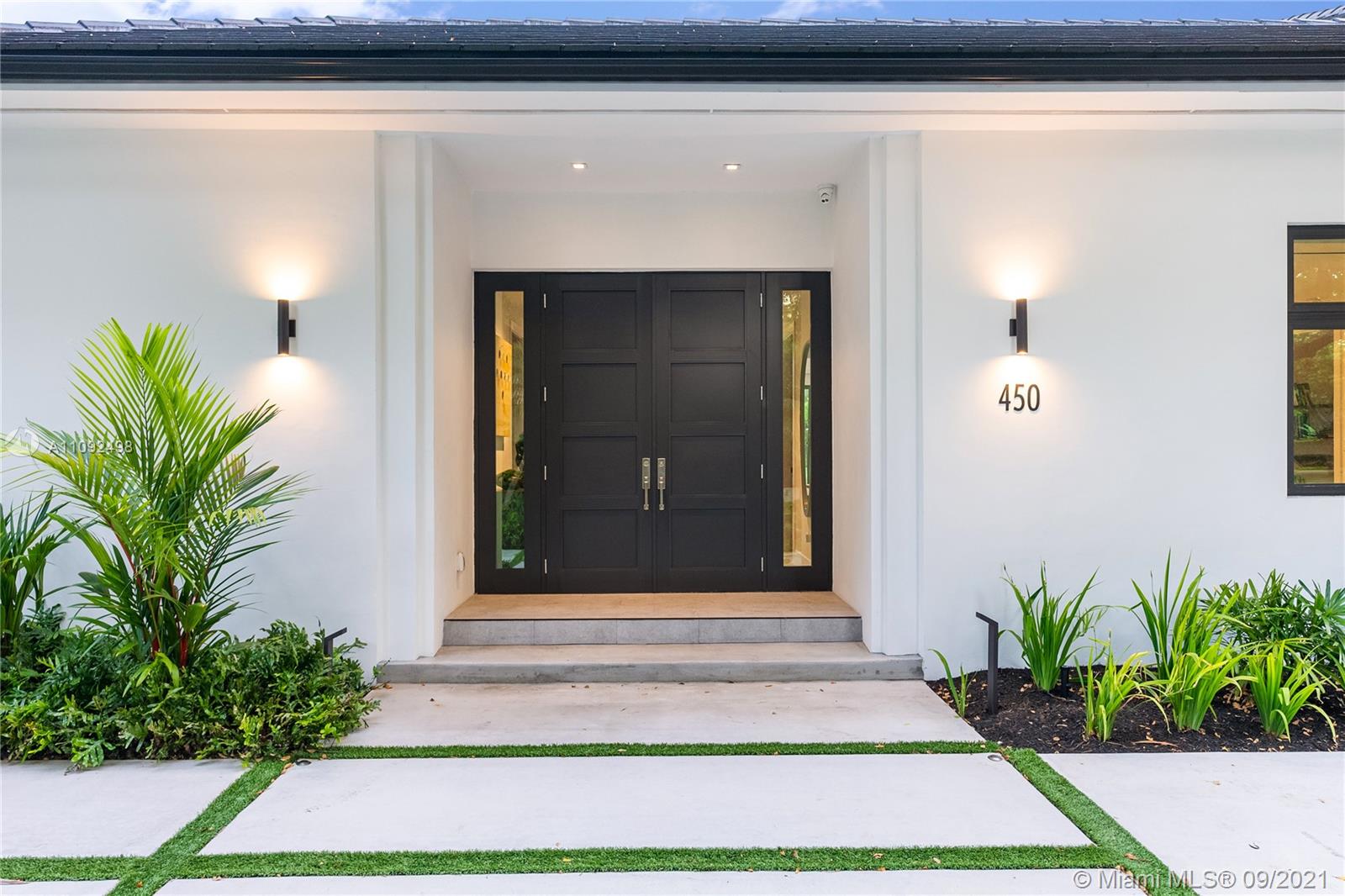 CORAL GABLES RIVIERA SEC - Residential